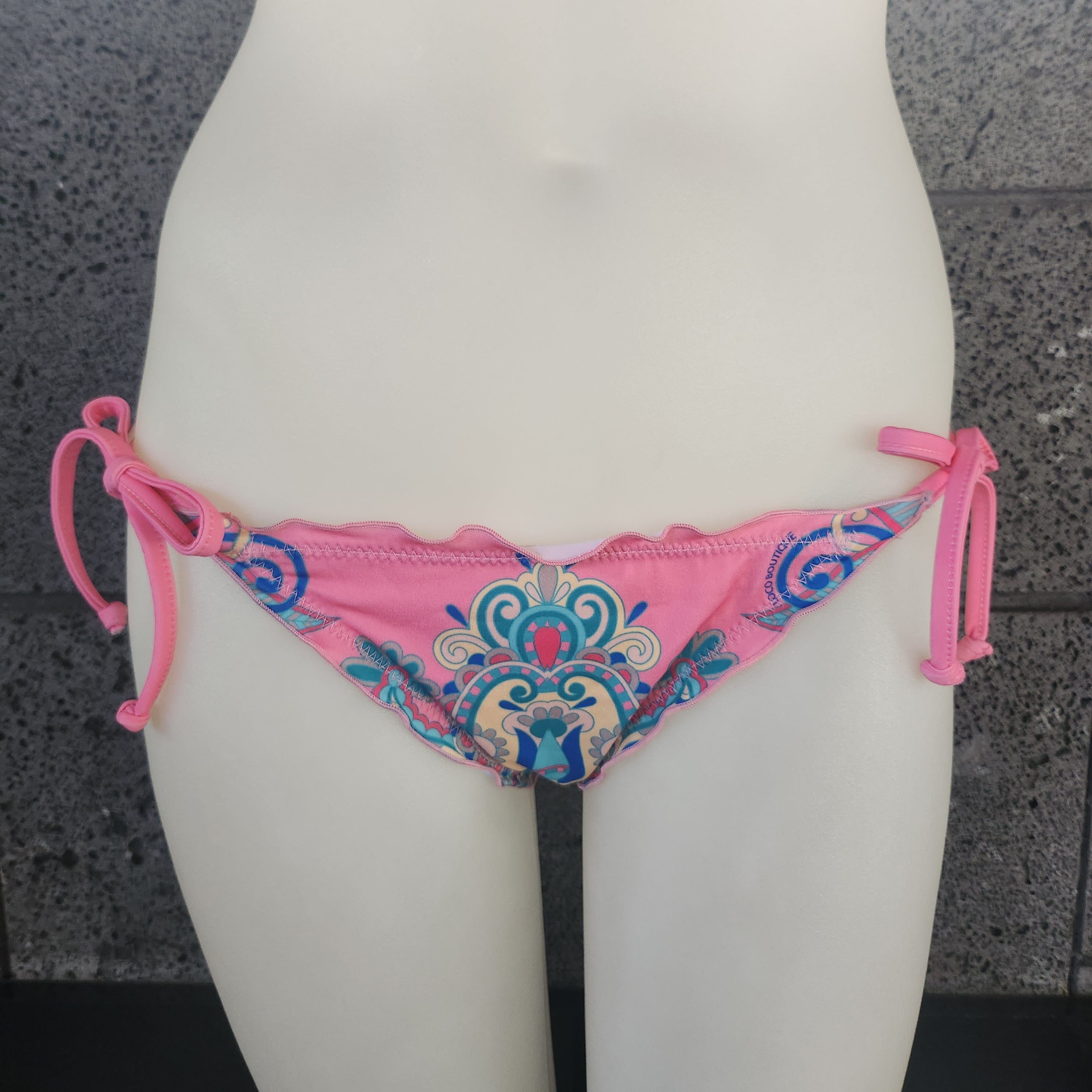 Loco Boutique Magic Carpet Removable Bows Bottom