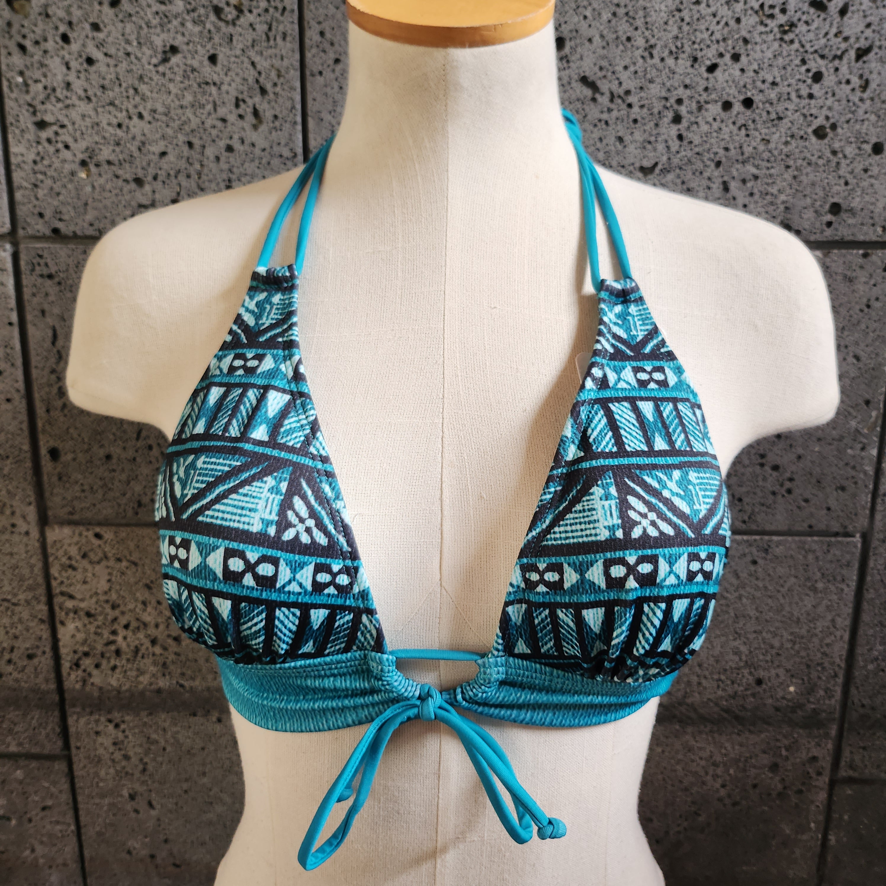 Hawaiian Geo Keyhole Front Banded Chest