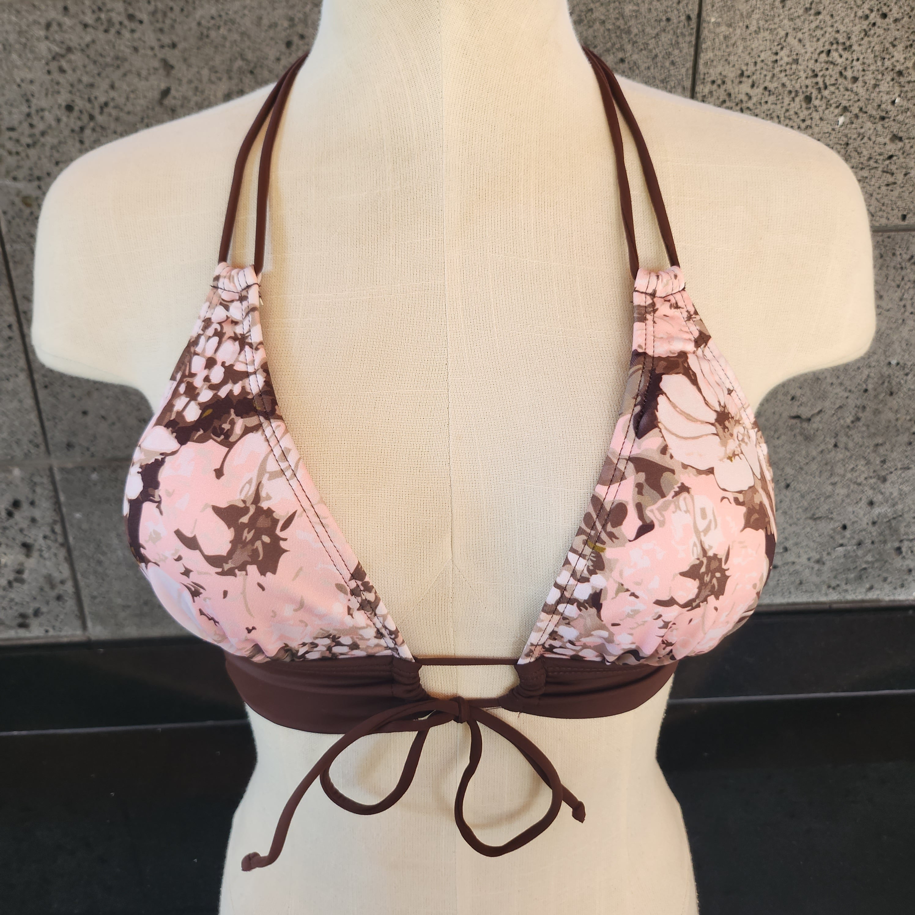 Loco Boutique Woman's Warm Flower Keyhole Front Banded Chest Bikini Top