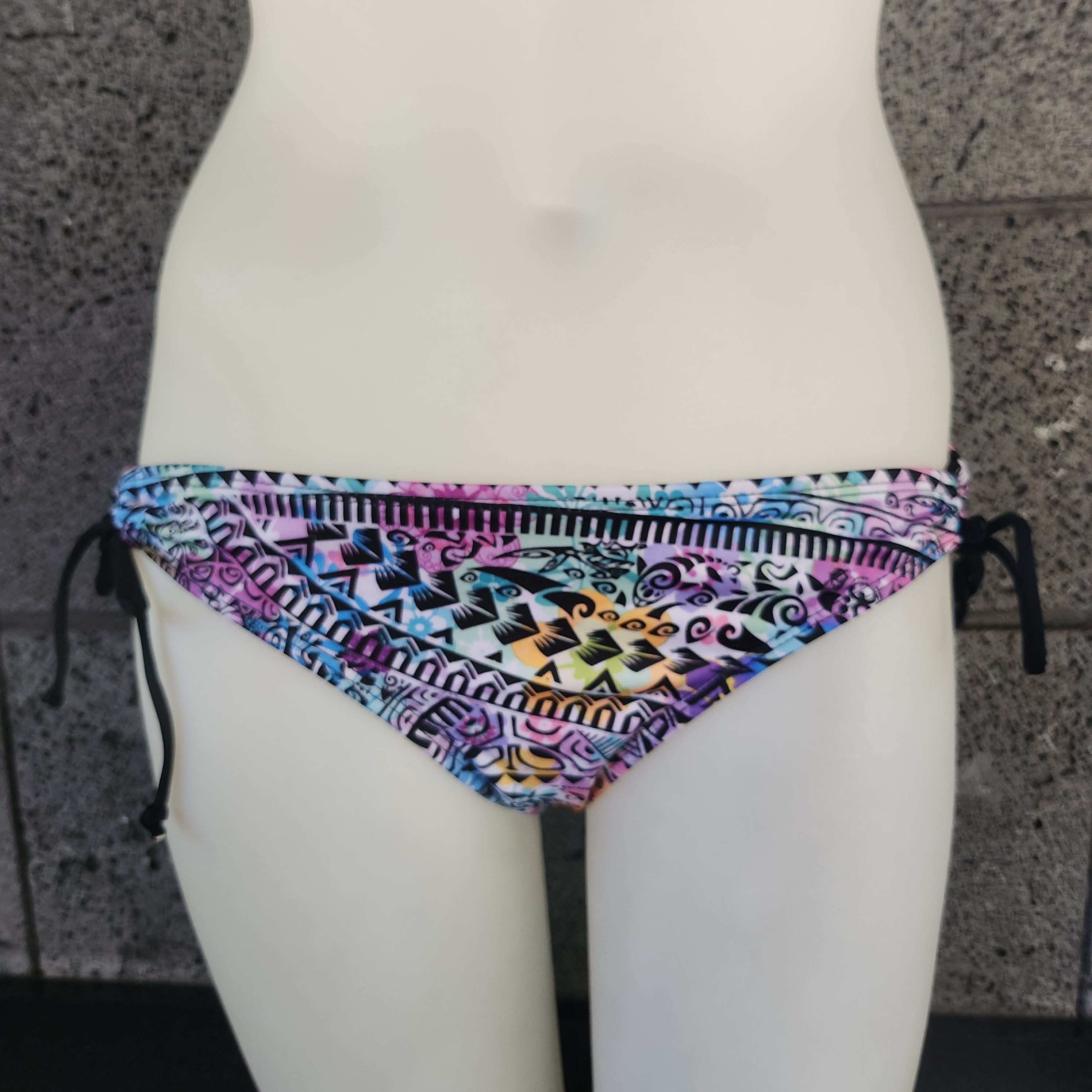 Loco Boutique Hawaiian Tats Keyhole Gather