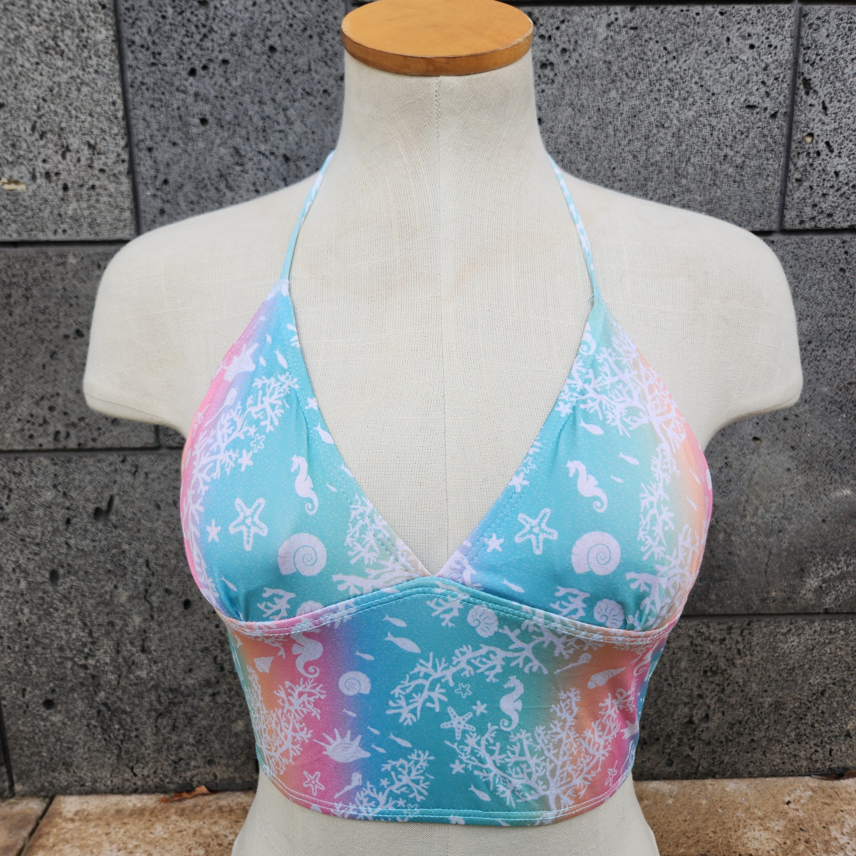 Top de bikini triangular largo Sea Life de Loco Boutique