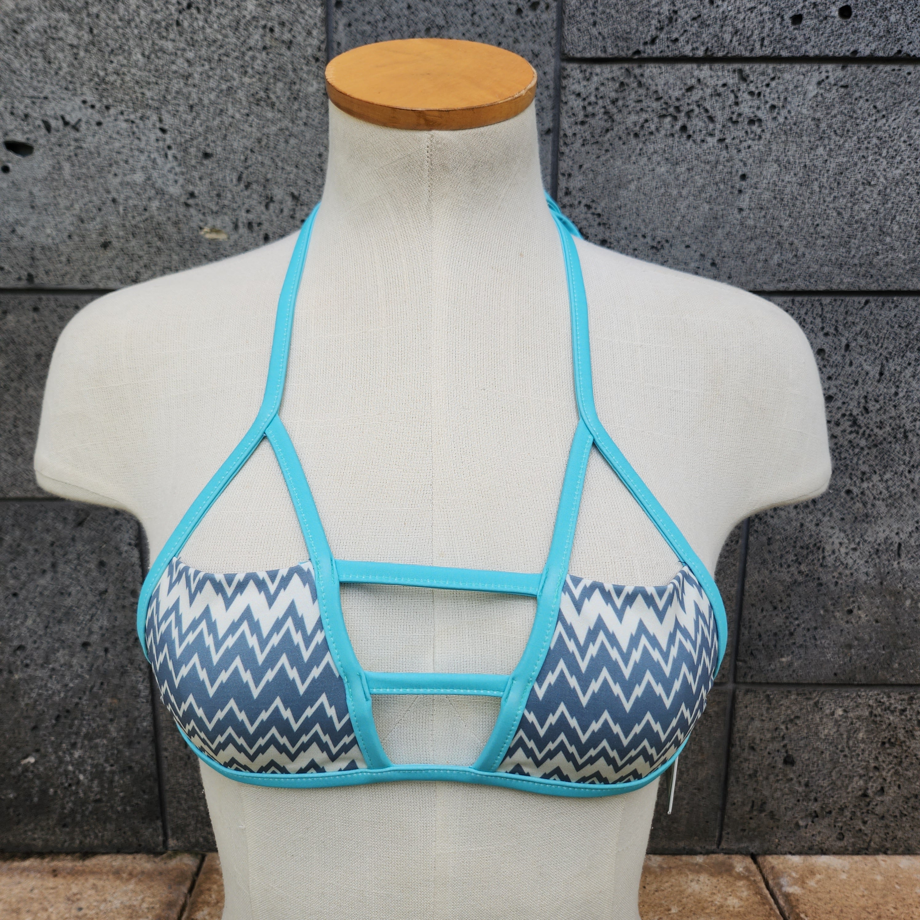 Loco Boutique Zig Zag Piped Triangle Top