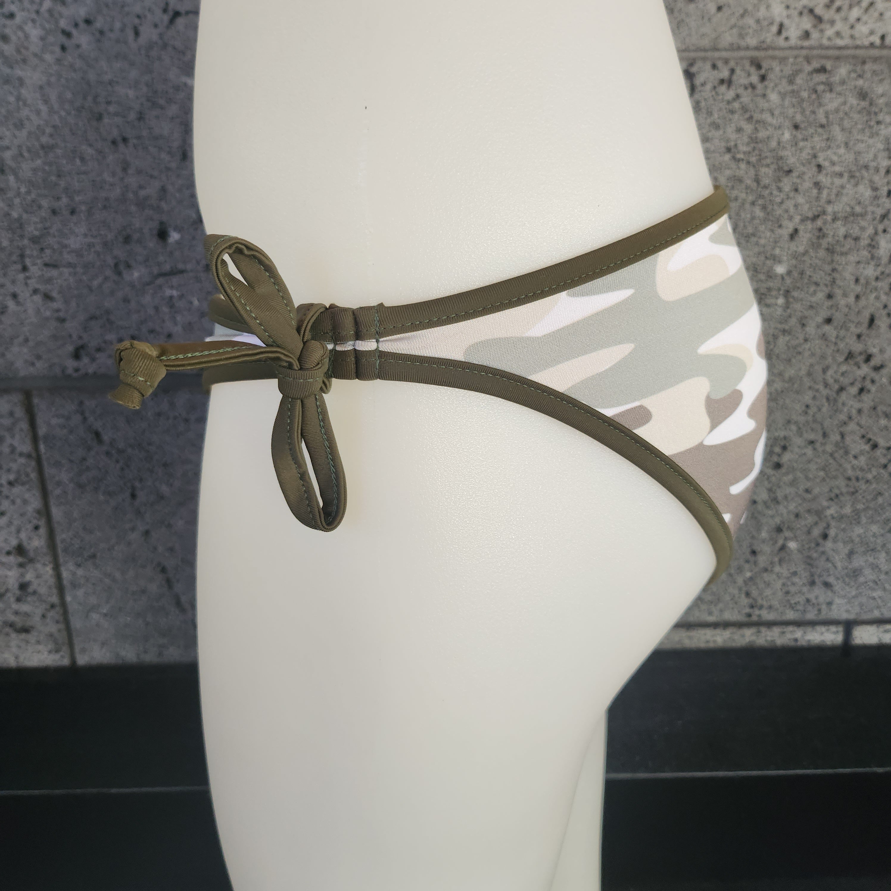 Loco Boutique Camando Removable Bows