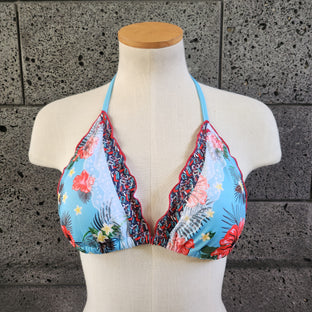 Loco Boutique Lace Ruffle Sliding Triangle