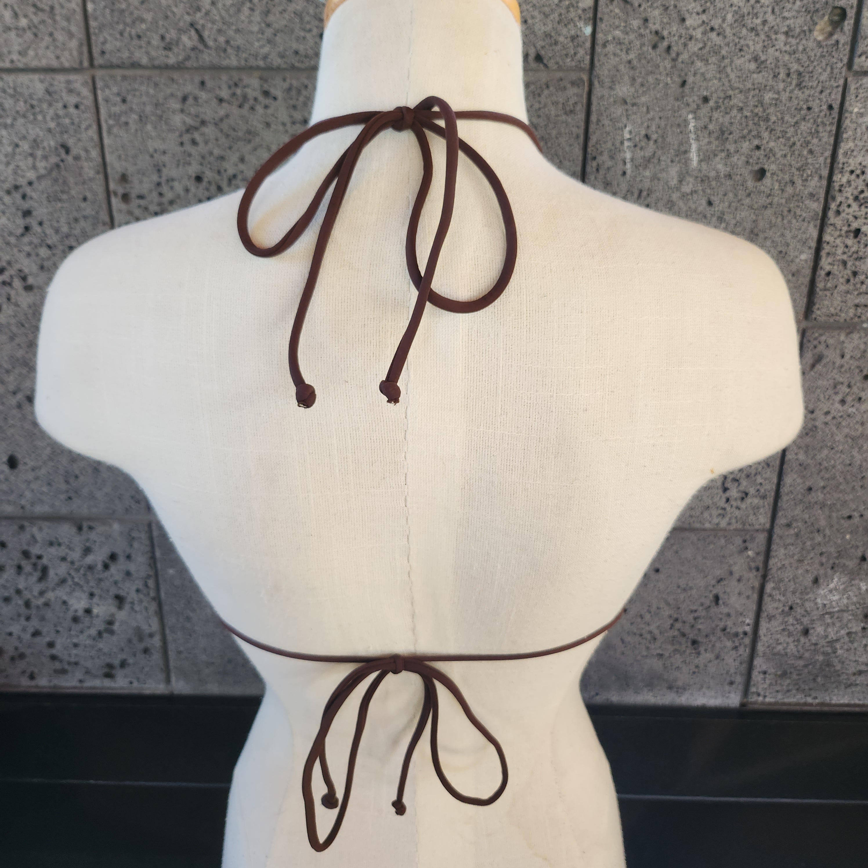 Loco Boutique Scotchy Sliding Triangle mjf02595