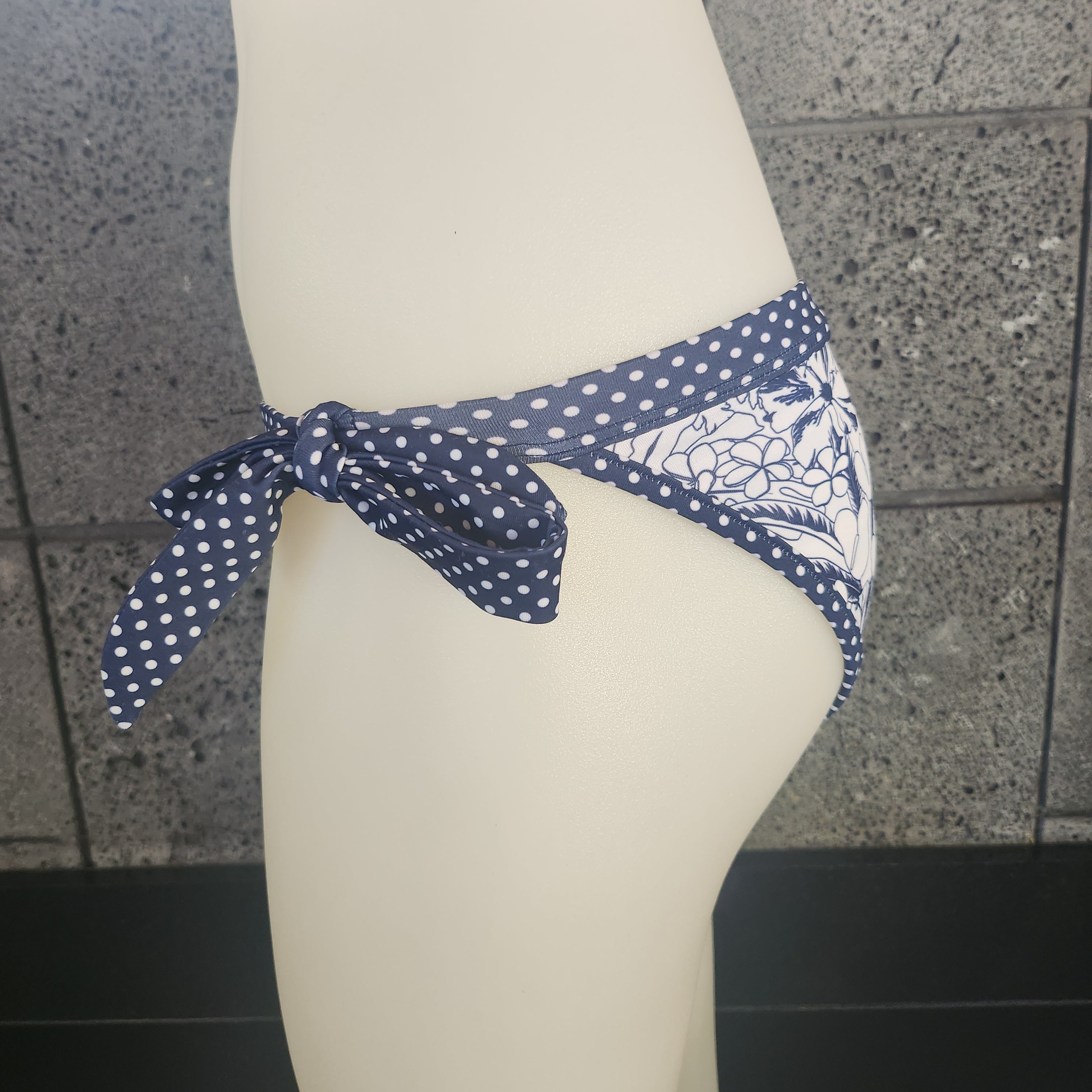 Loco Boutique Quiet Reversible Banded Waist