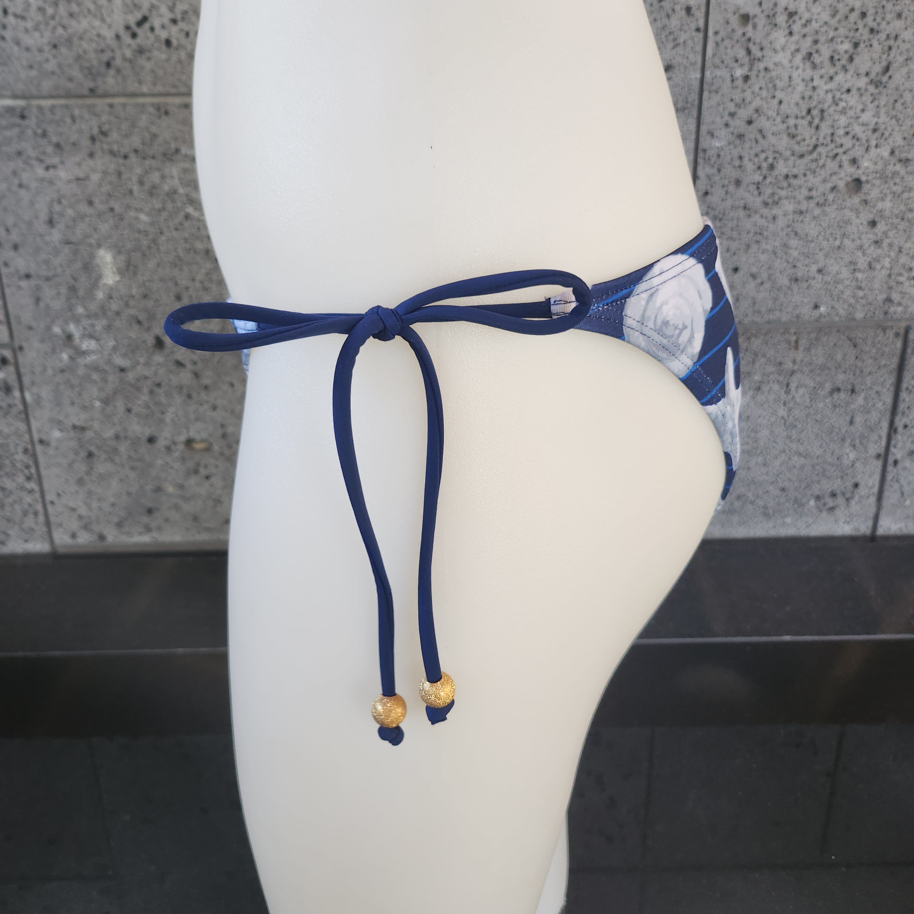 Loco Boutique Shell Side Ties