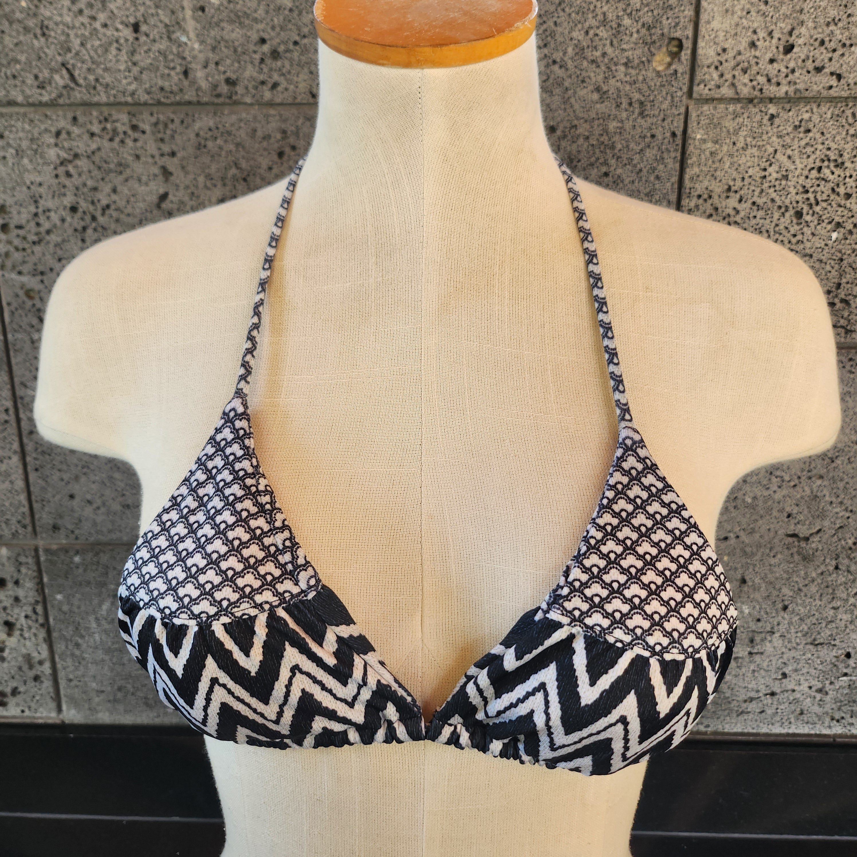 Loco Boutique Loco Zig Zag Gathered Sliding Triangle