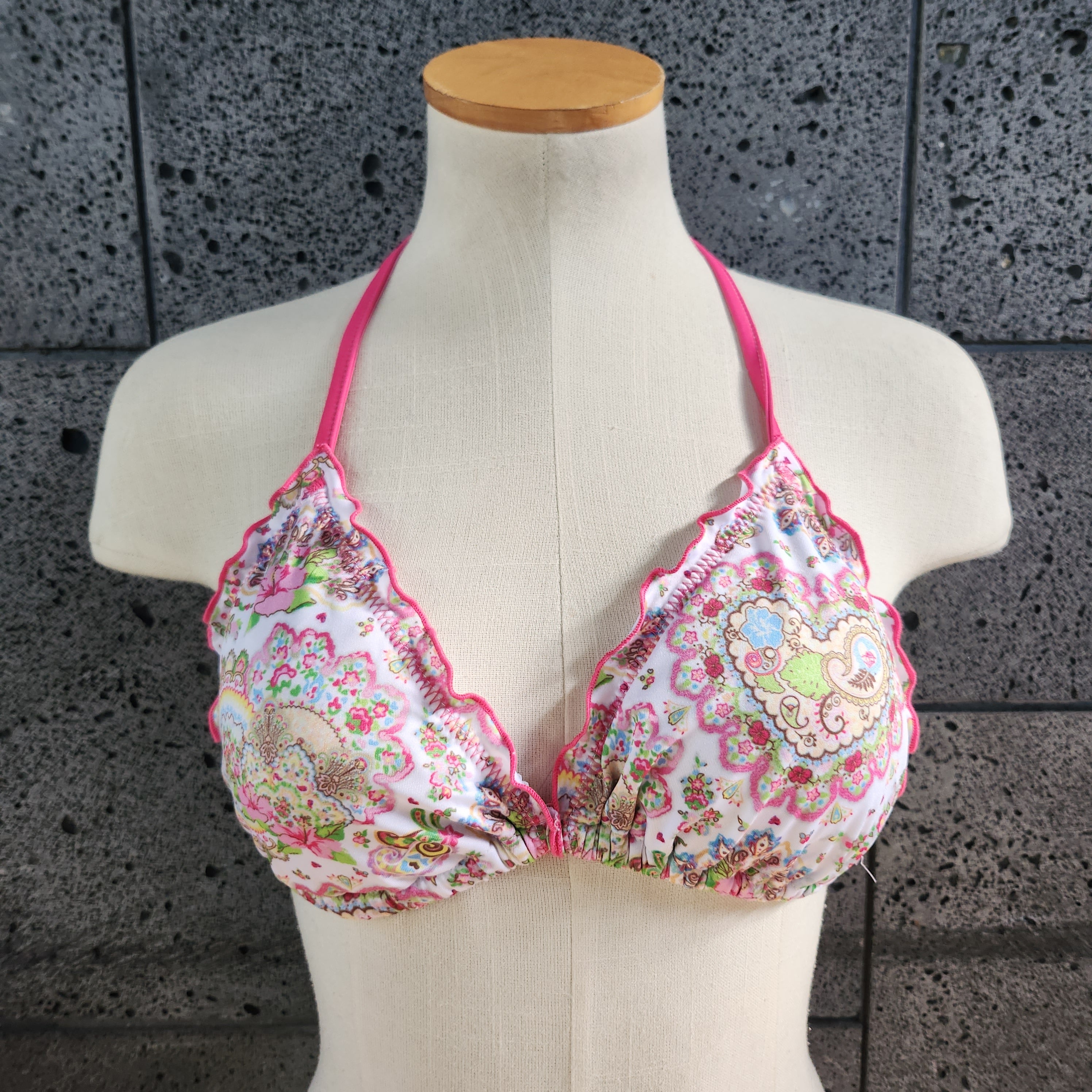 Loco Boutique Loco Paisley Ruffle Sliding Triangle