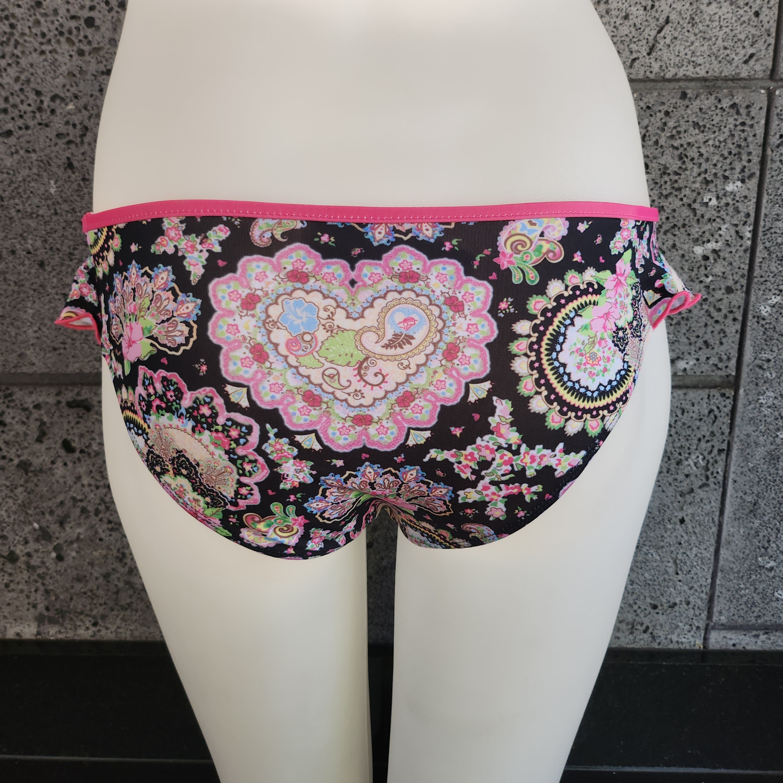 Loco Boutique Loco Paisley Side Ruffle