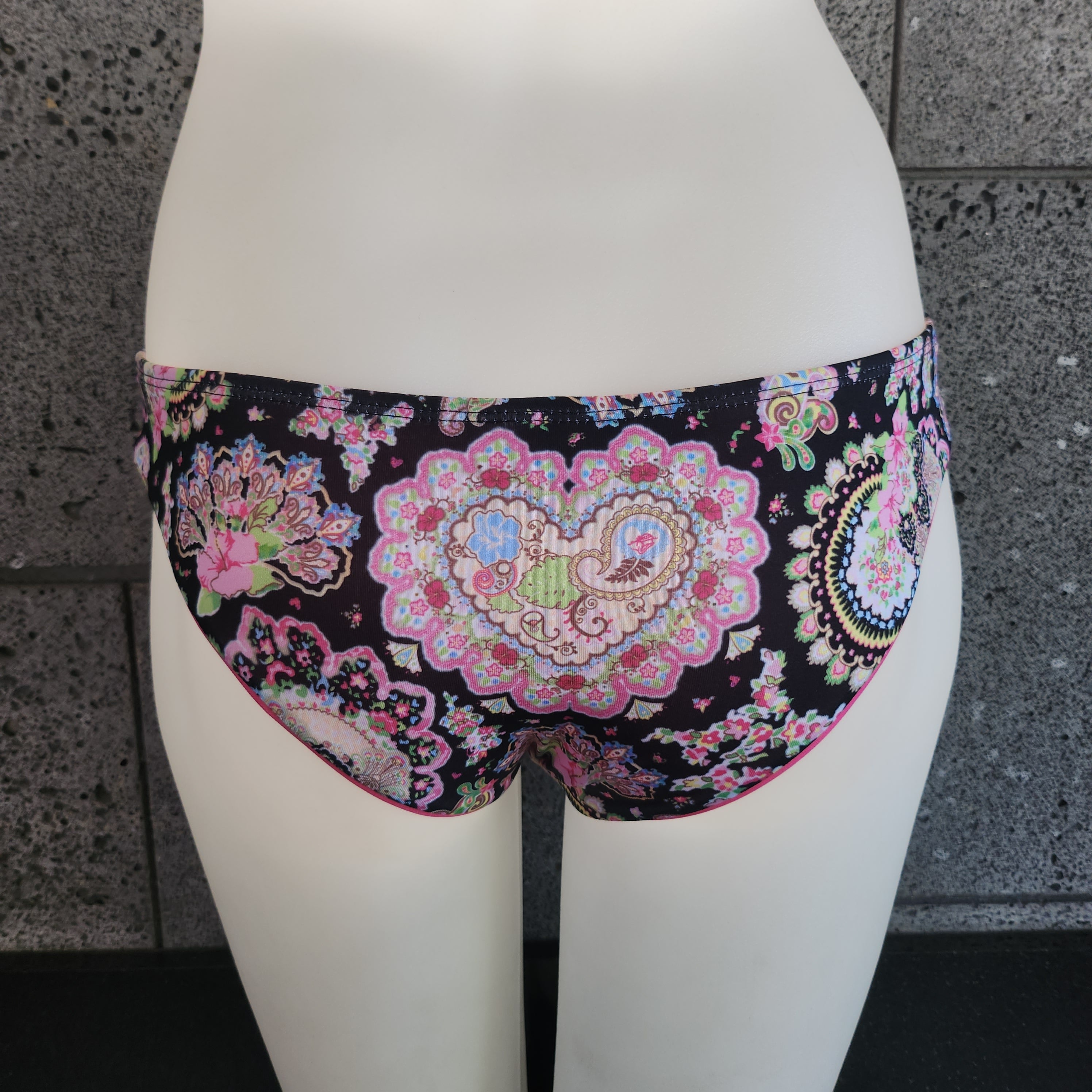 Loco Boutique Loco Paisley Pipingless