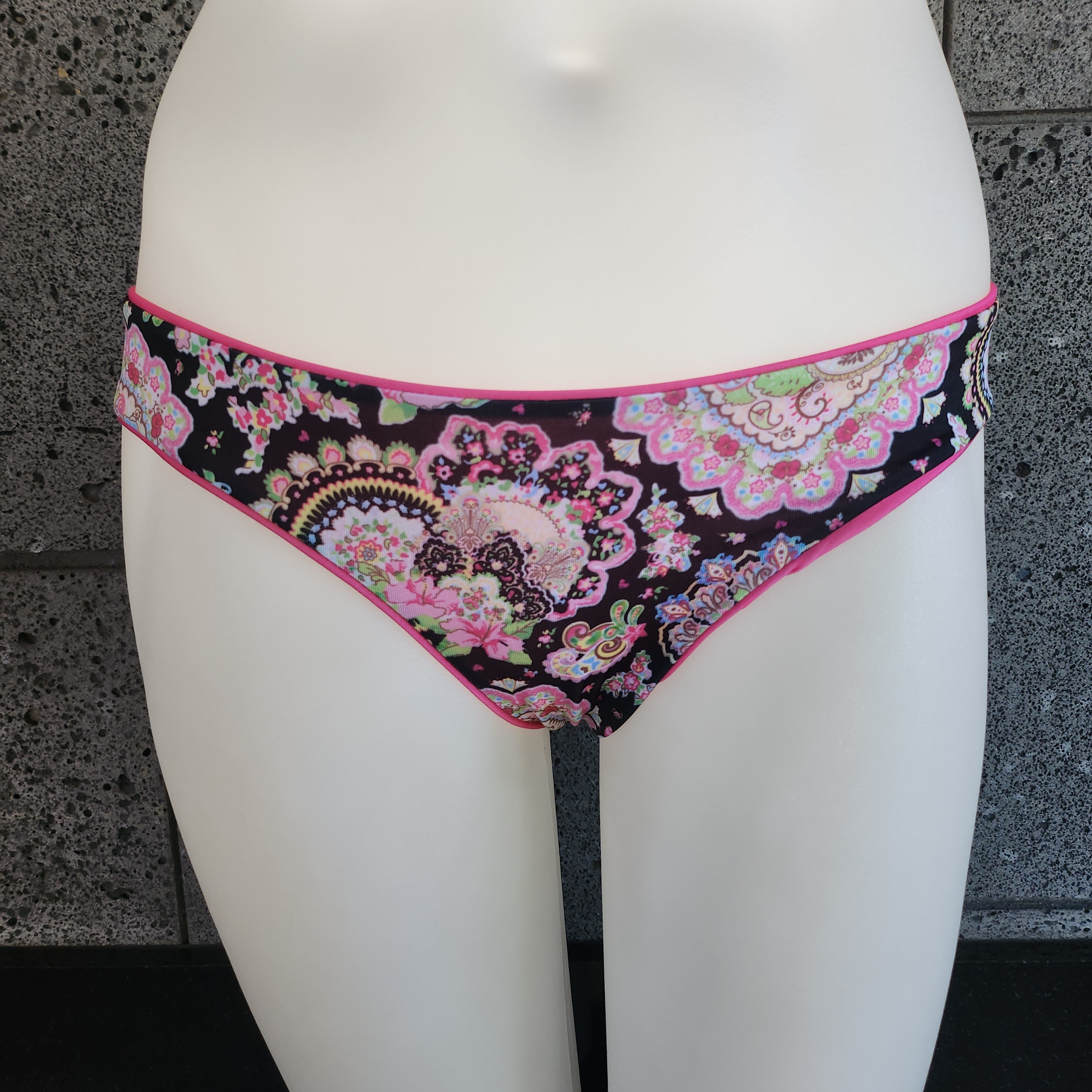 Loco Boutique Loco Paisley Pipingless