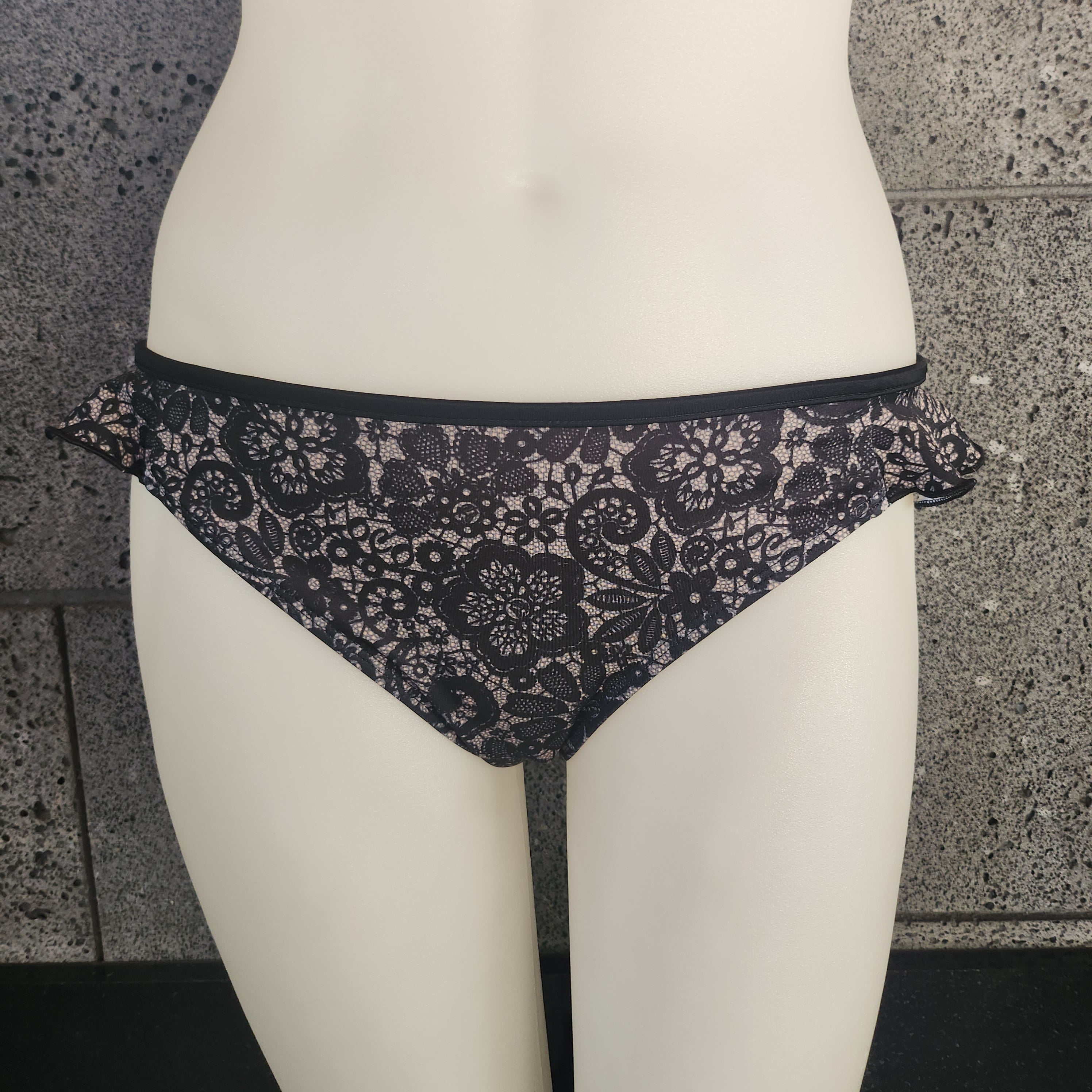 Loco Boutique Loco Lace Side Ruffle