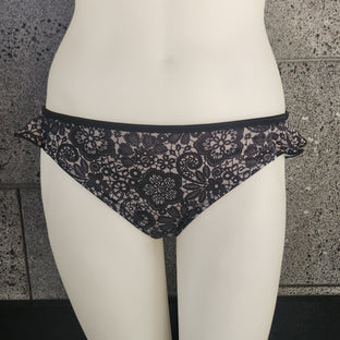 Loco Boutique Loco Lace Side Ruffle