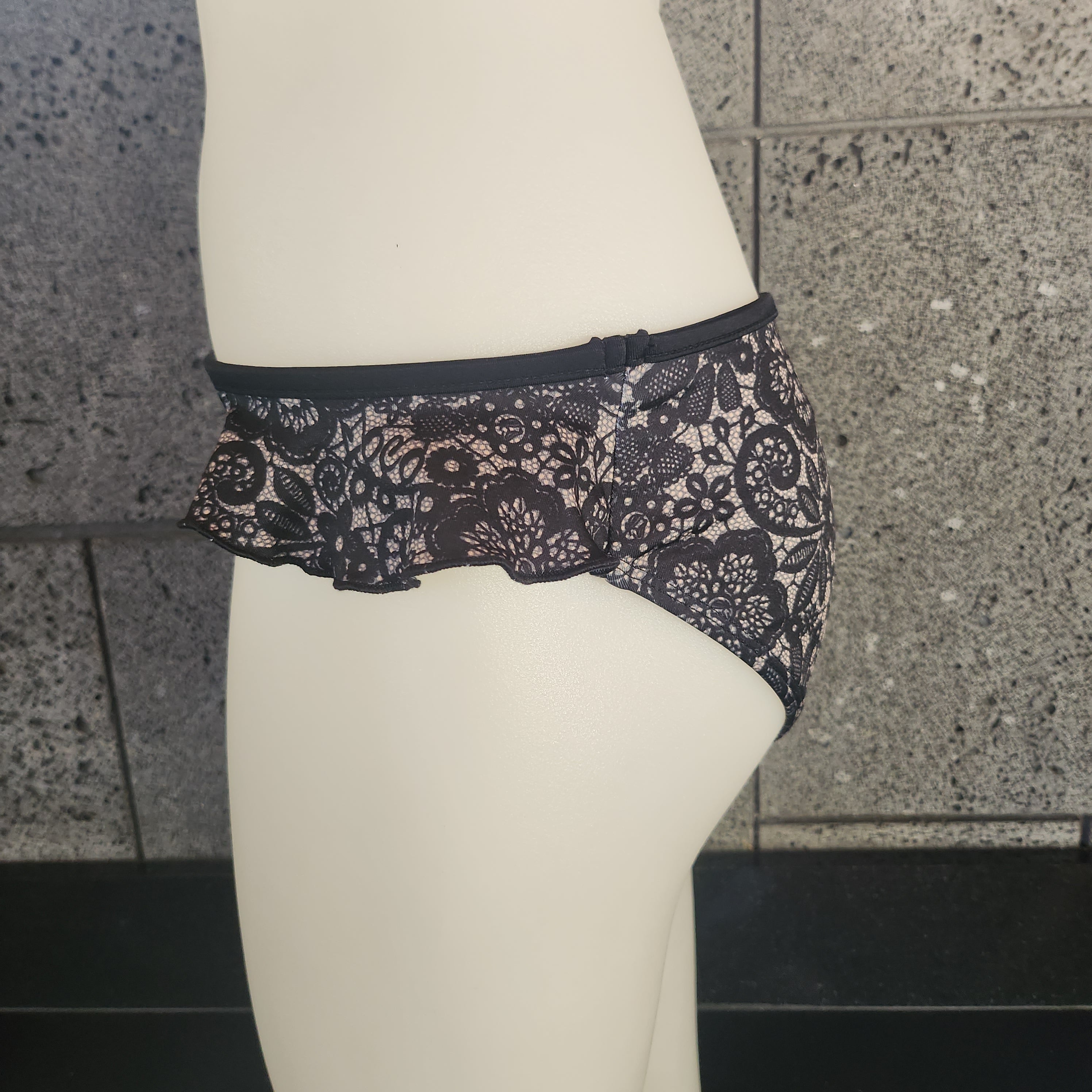 Loco Boutique Loco Lace Side Ruffle