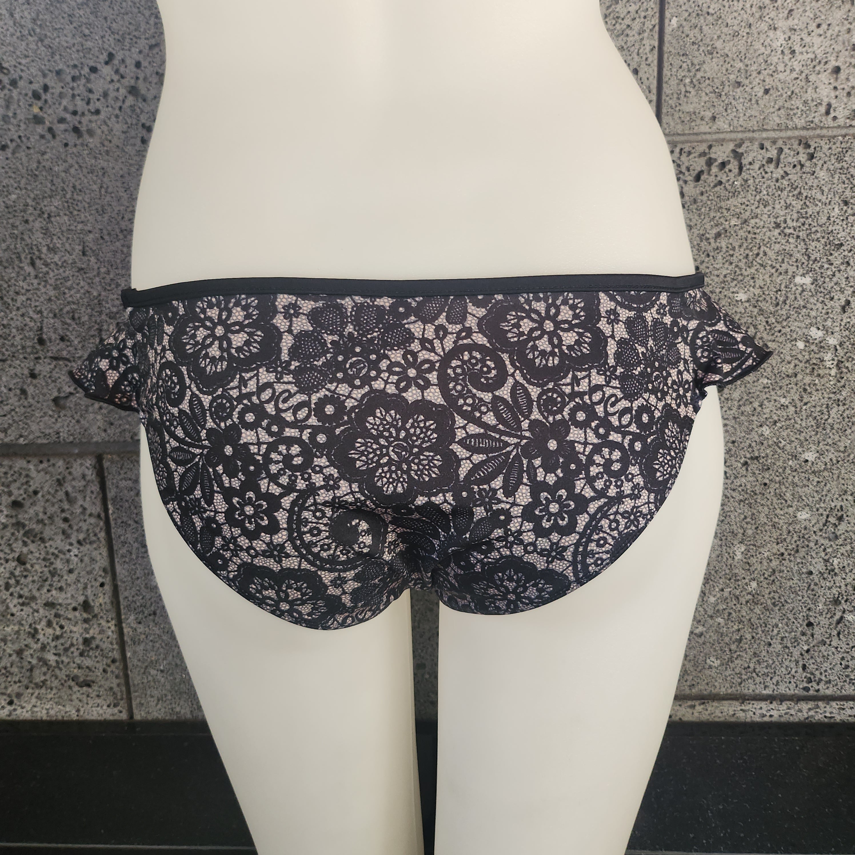 Loco Boutique Loco Lace Side Ruffle