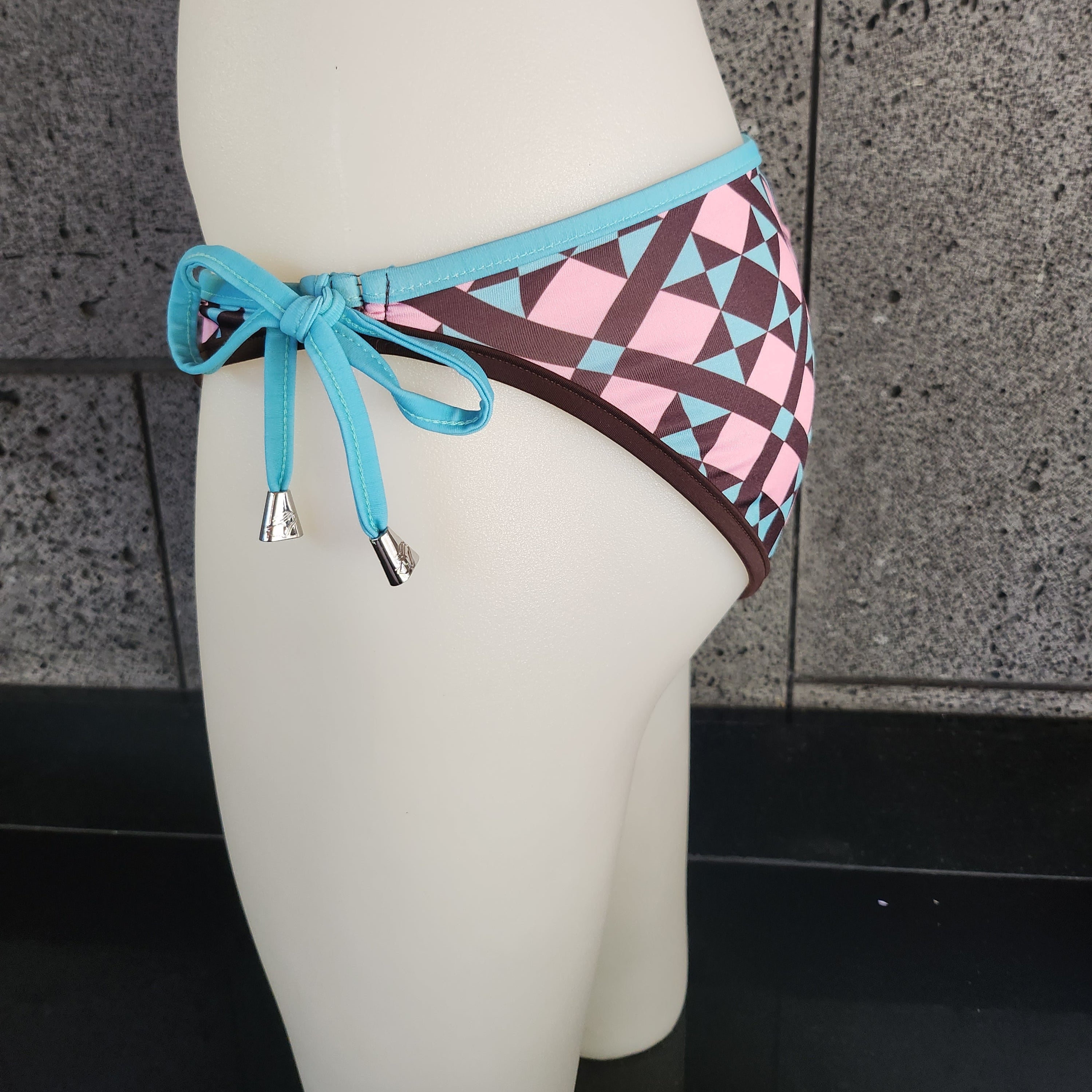 Loco Boutique Diagram Removable Bows