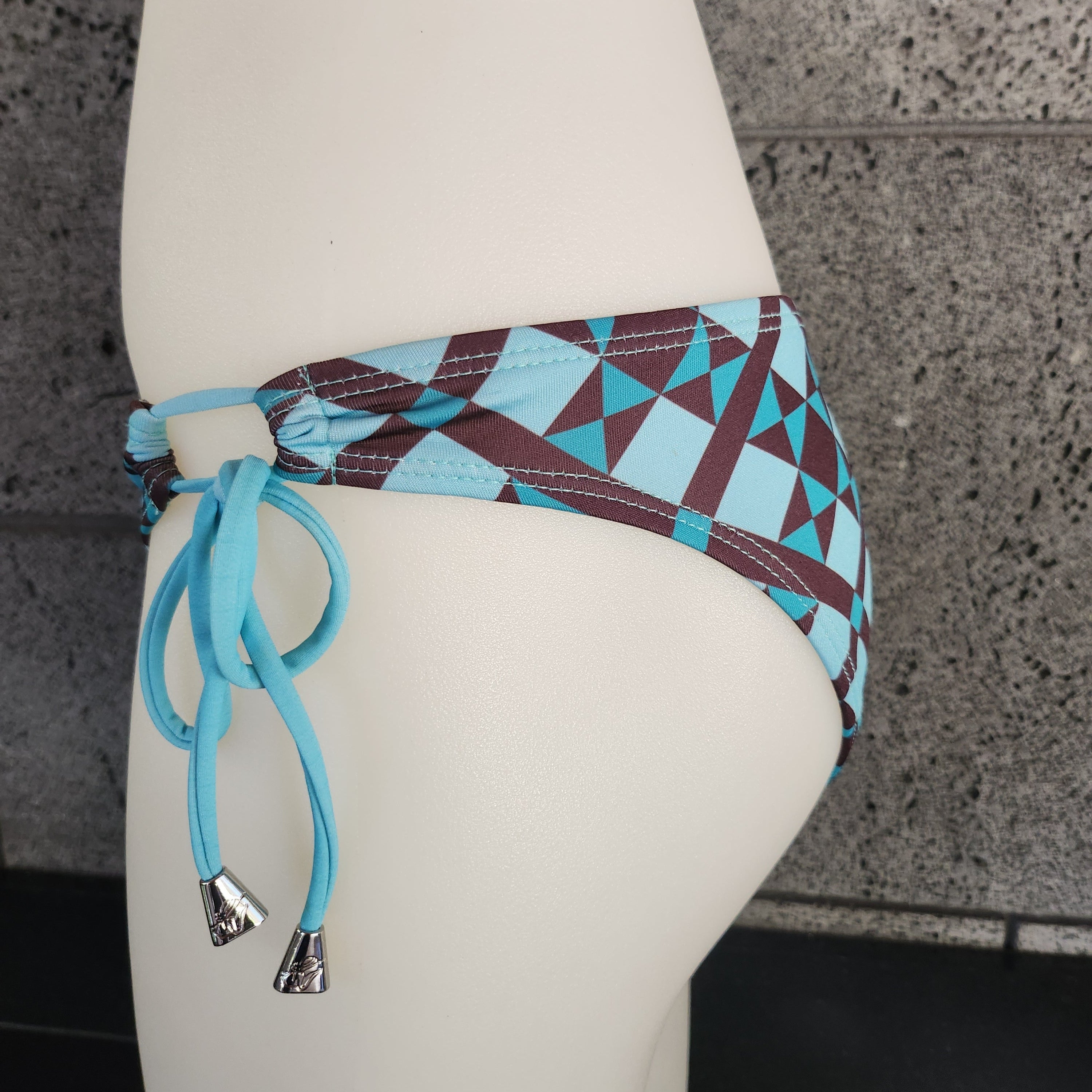 Loco Boutique Diagram Keyhole Gather