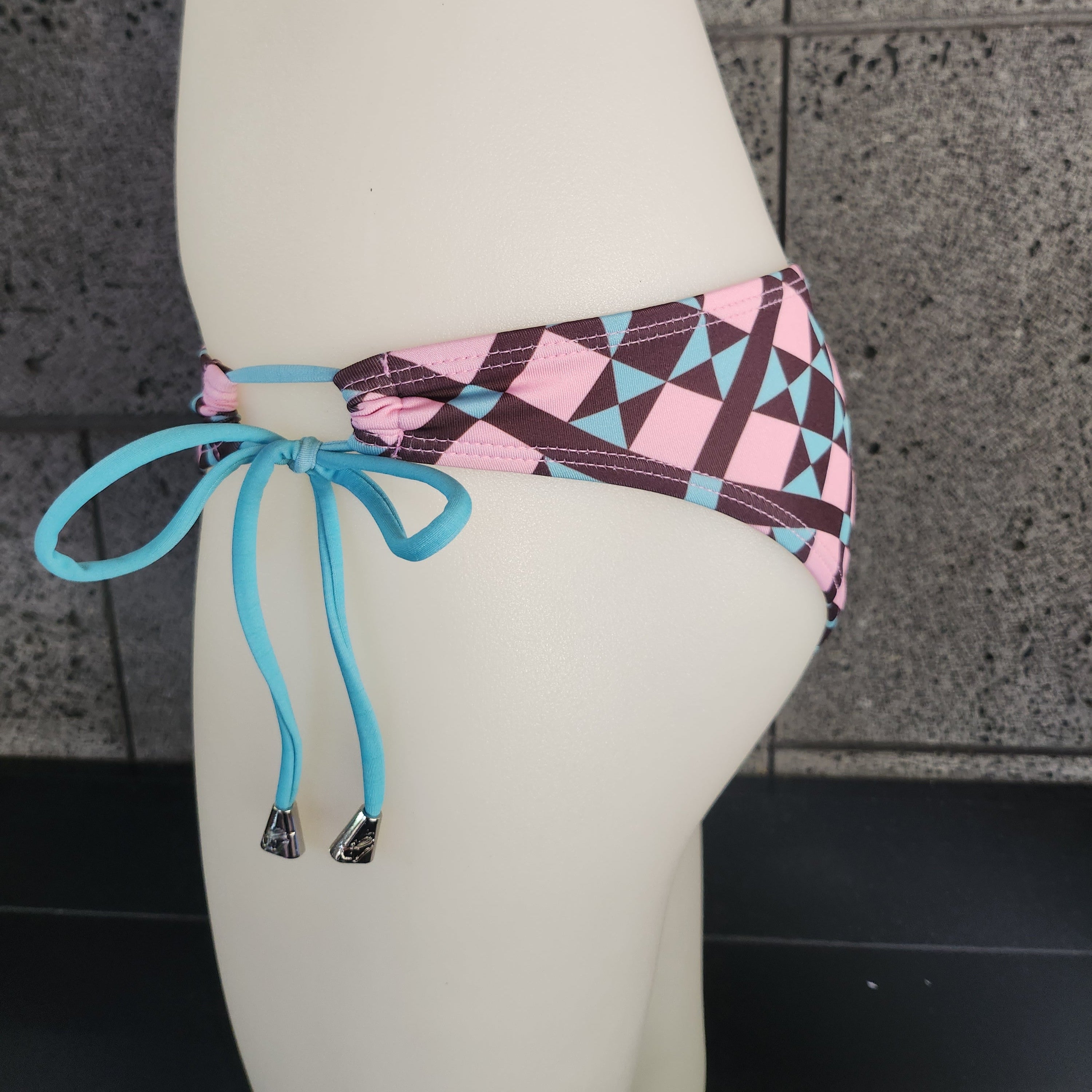 Loco Boutique Diagram Keyhole Gather