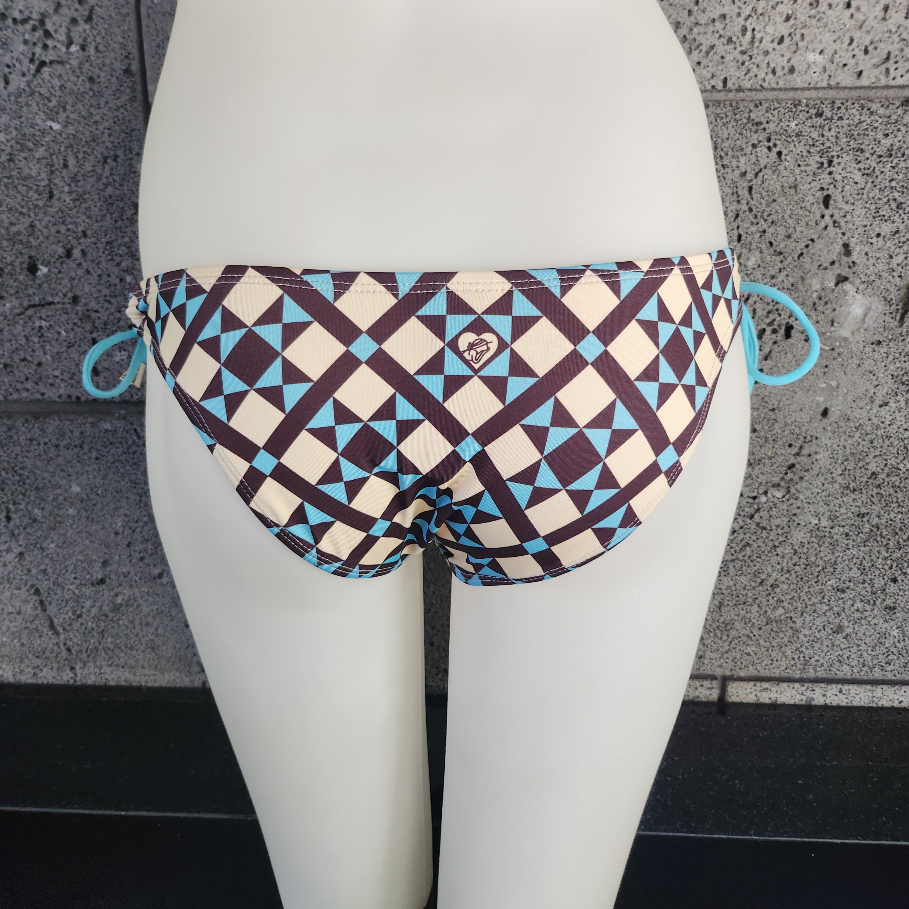 Loco Boutique Diagram Keyhole Gather