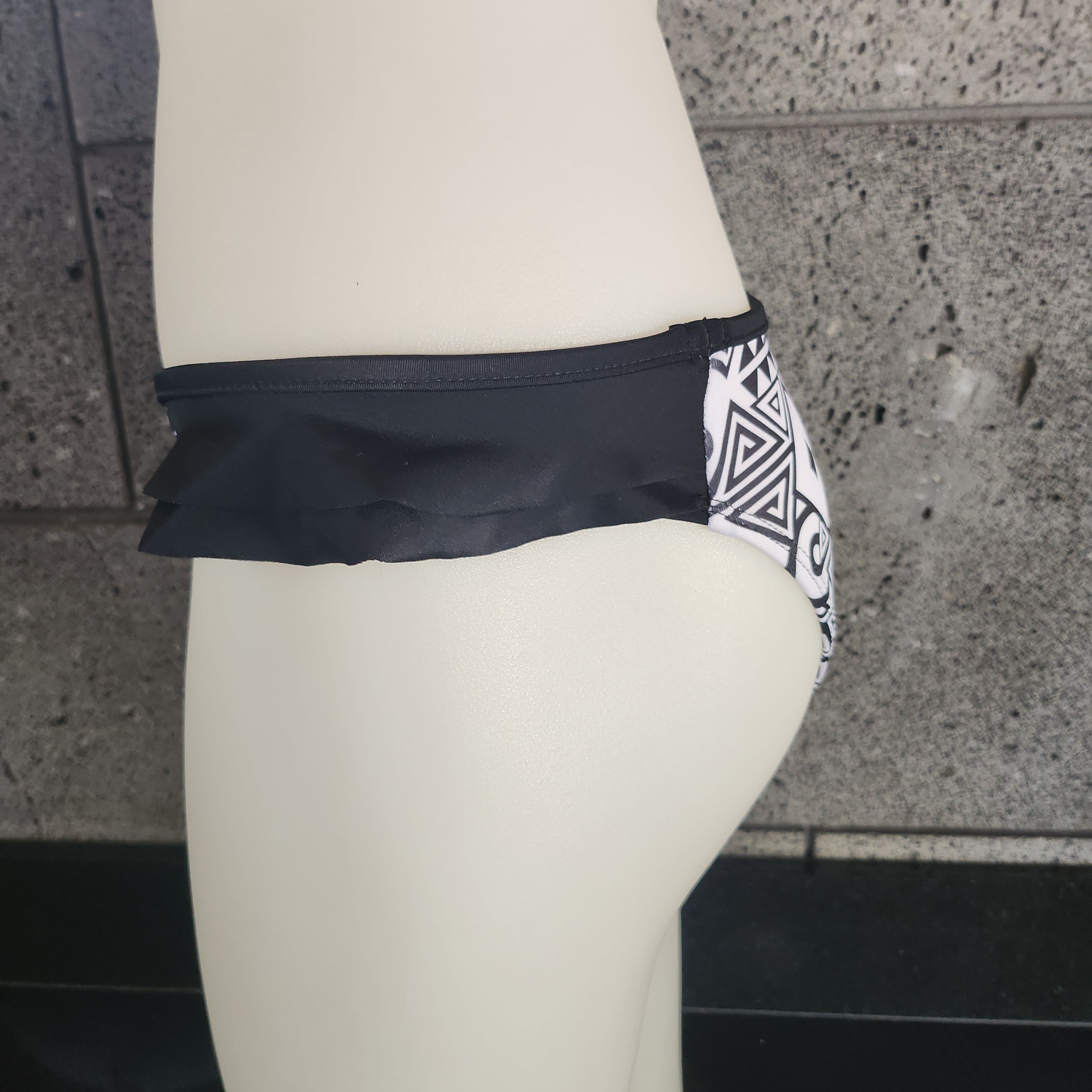 Loco Boutique Geometric Double Side Ruffle