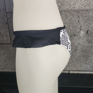 Loco Boutique Geometric Double Side Ruffle