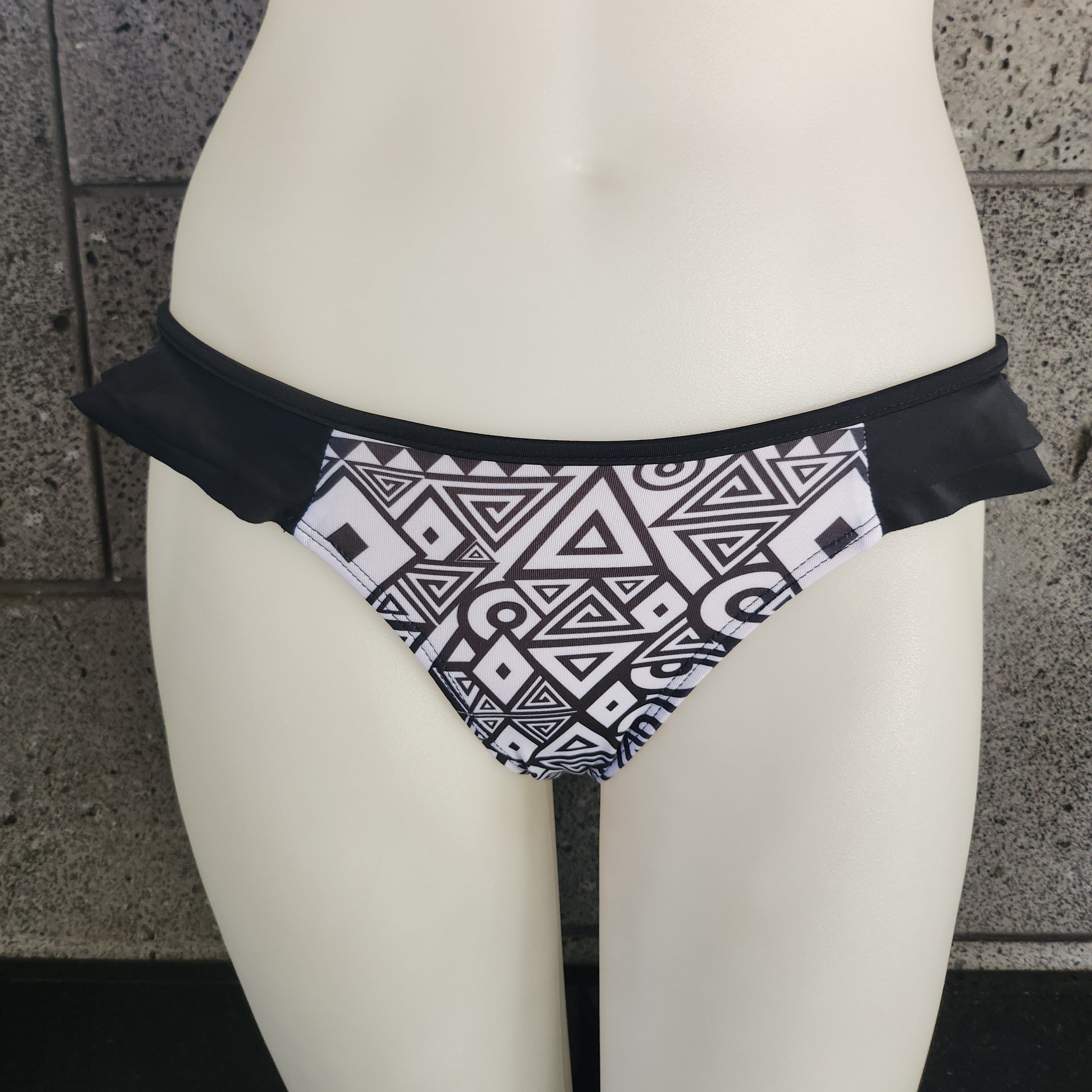 Loco Boutique Geometric Double Side Ruffle