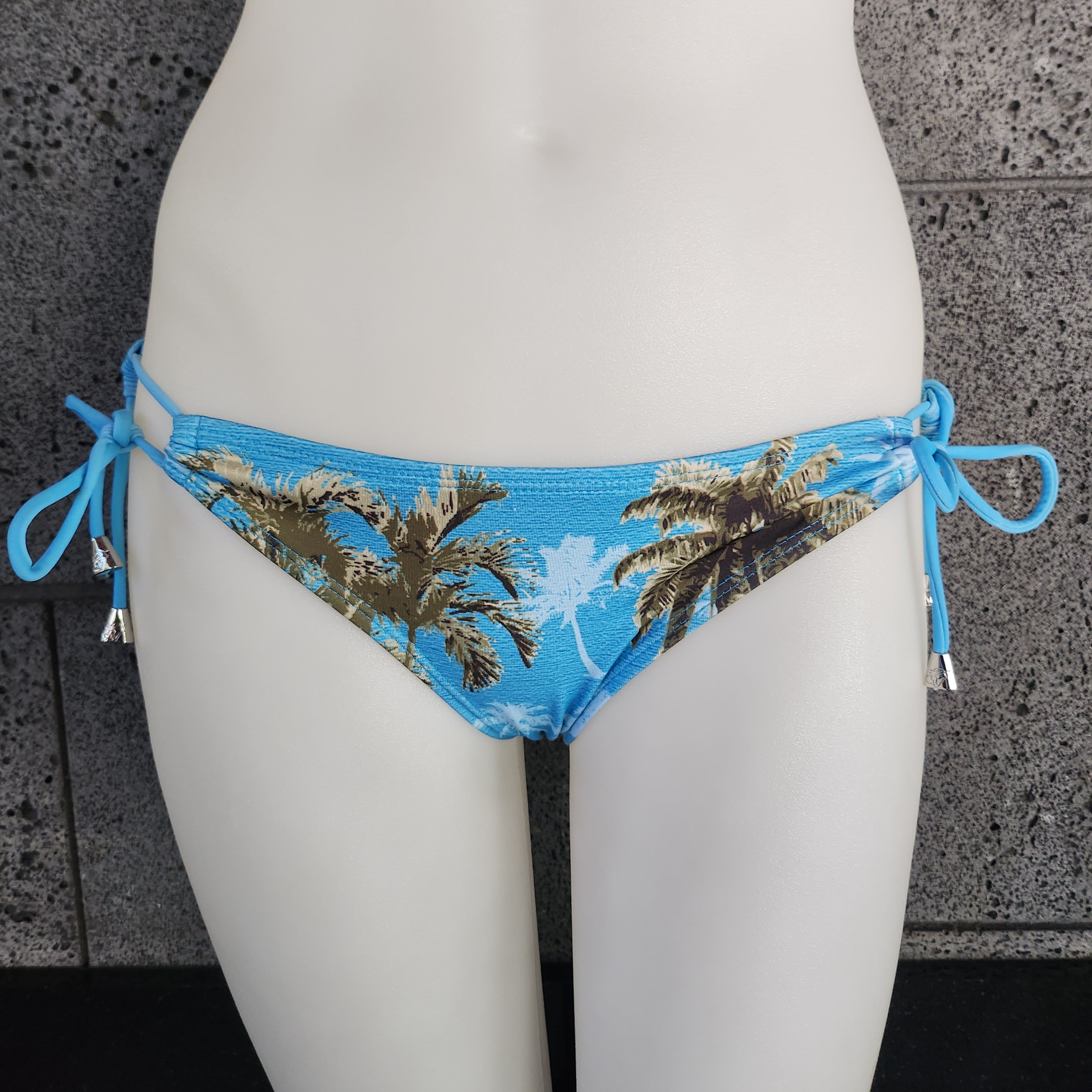 Loco Boutique Isle Keyhole Gather