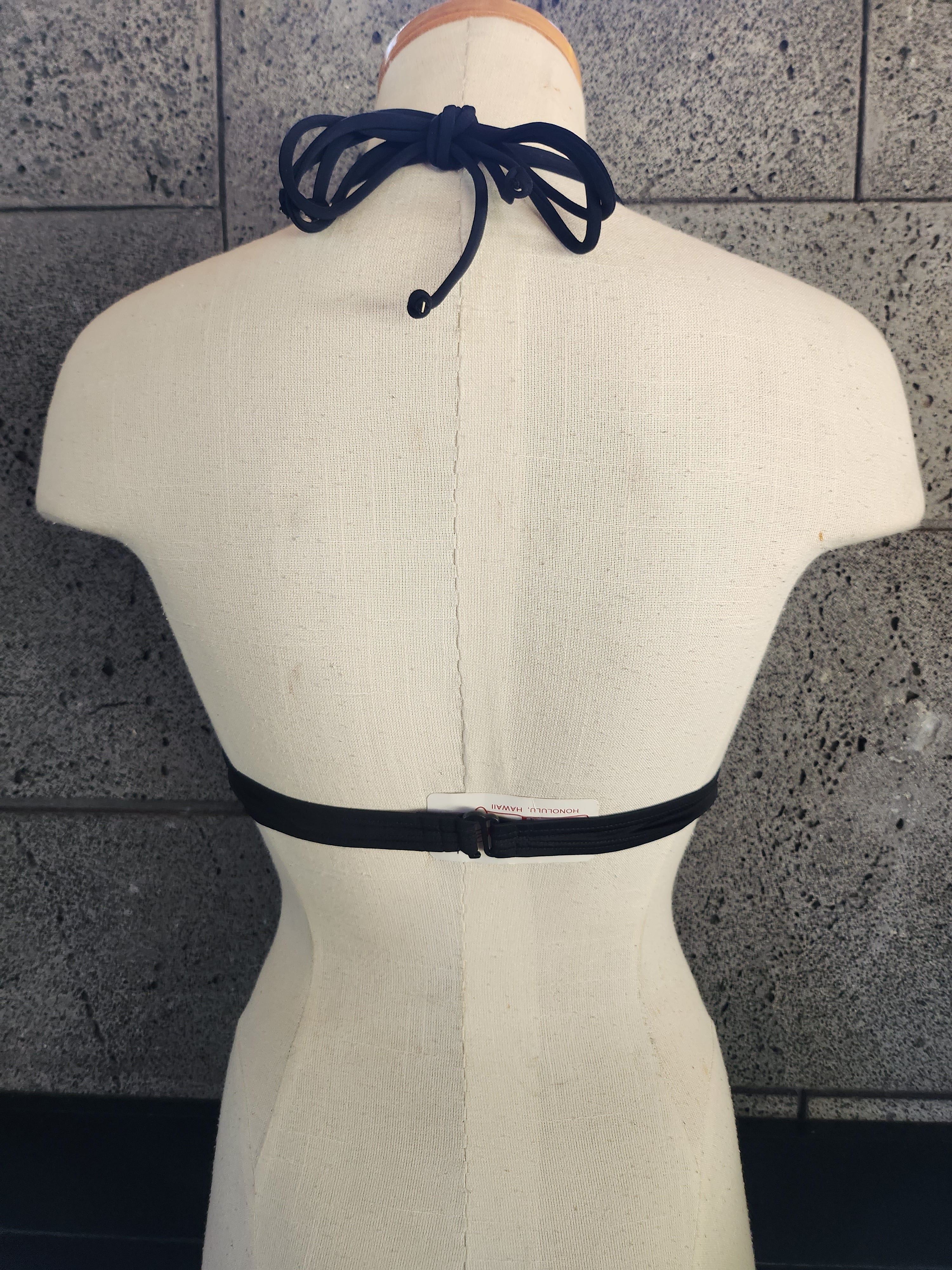 Pecho con banda frontal y abertura en la cerradura de arpillera de Loco Boutique