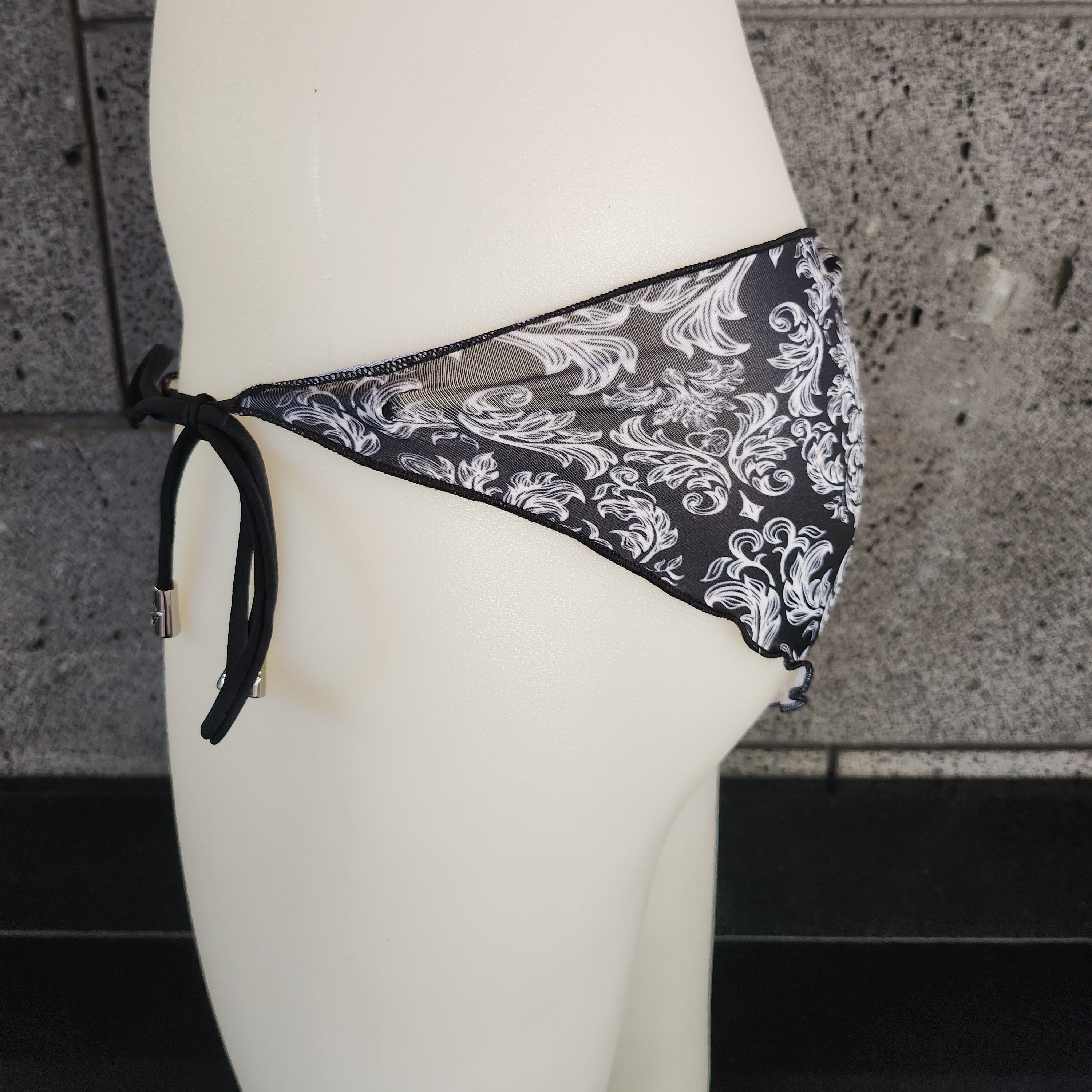 Loco Boutique Damasco con borde de lechuga y espalda ceñida