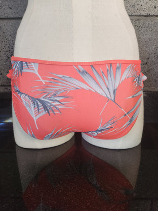 Braguita de bikini con volantes de doble cara de palma flotante de Loco Boutique