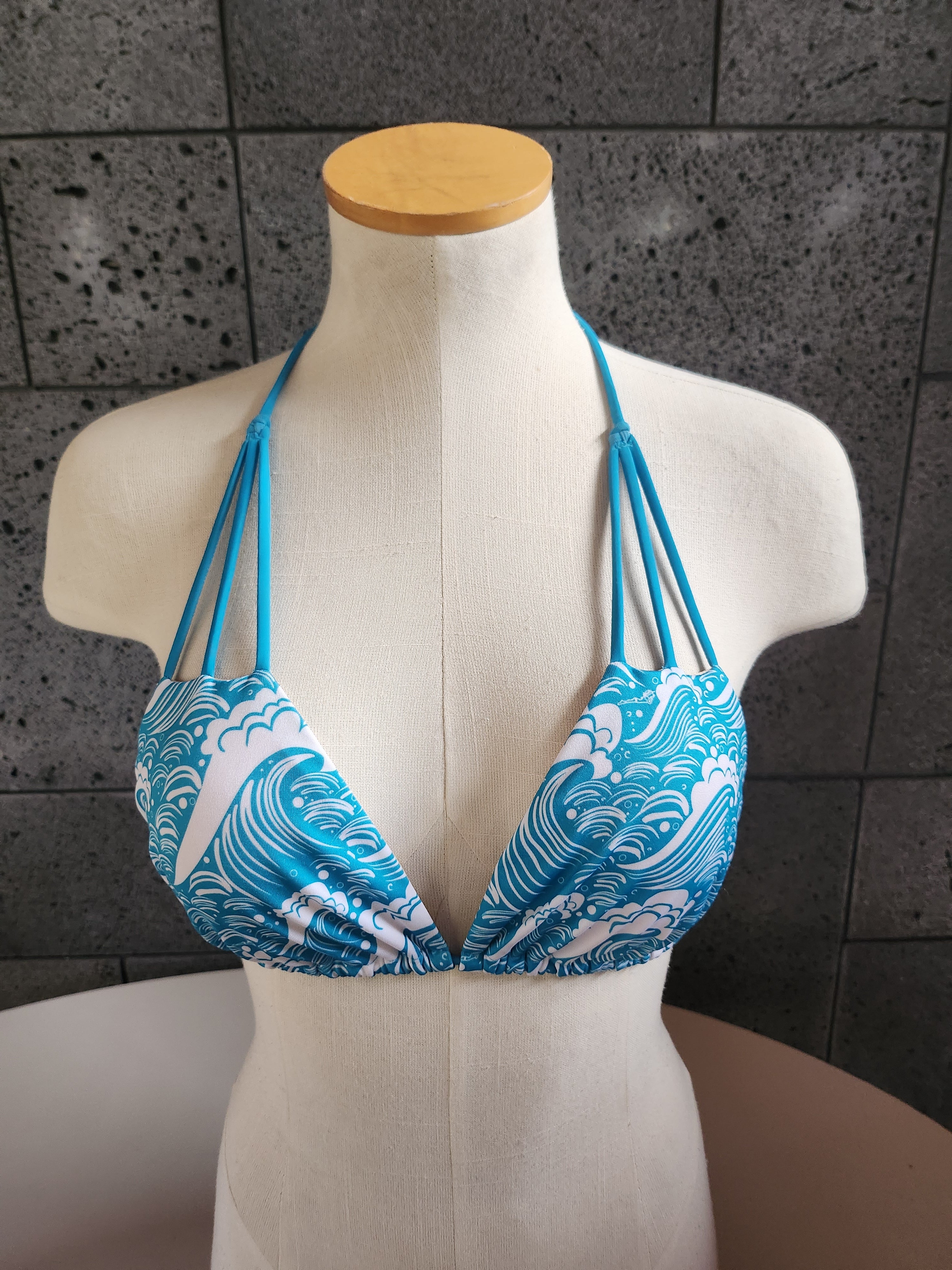 Loco Boutique Wave Garden 3 String Triangle Top