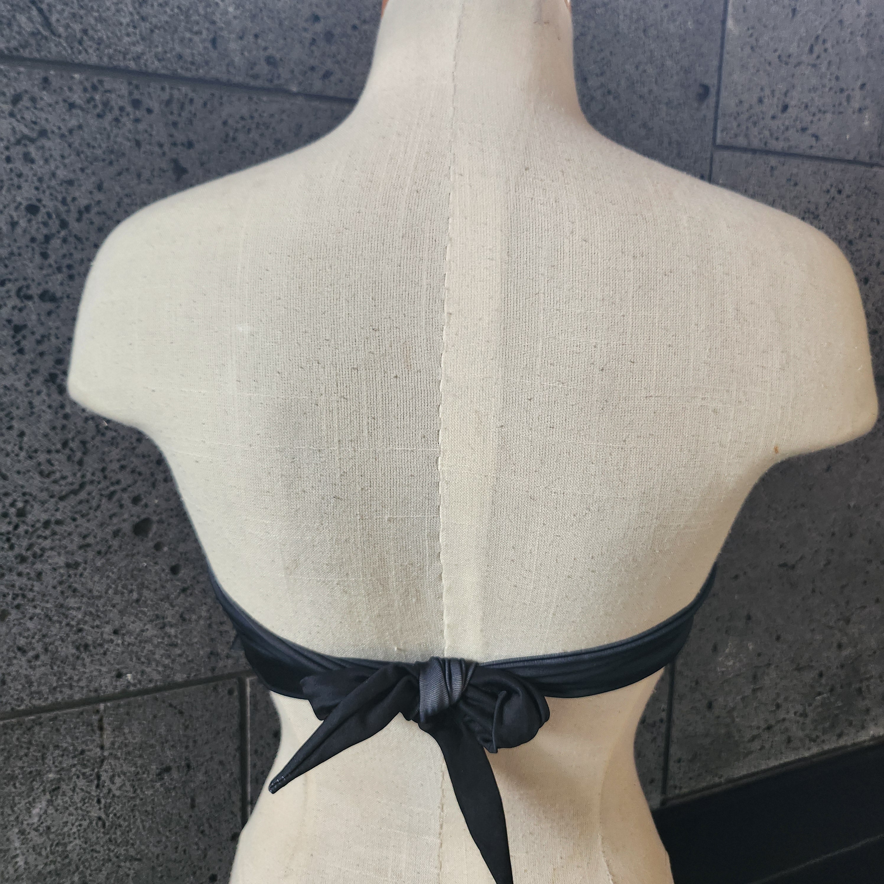 Loco Boutique Retro Hawaii 3-Tier Flounce Bandeau Bikini Top