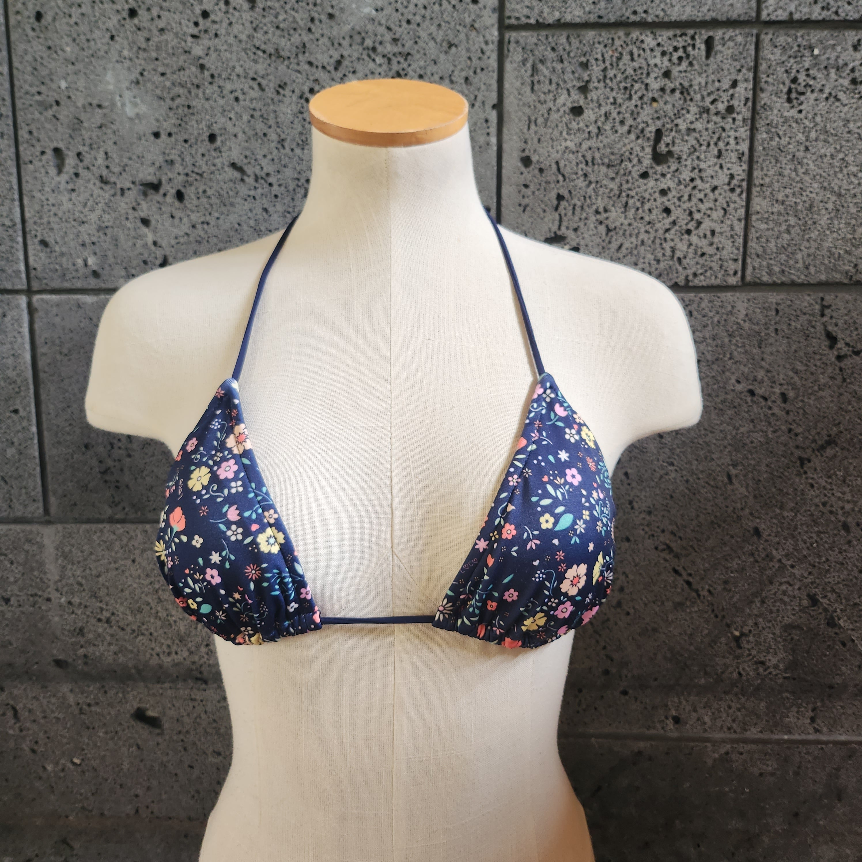 Loco Boutique Little Blossoms Sliding Triangle