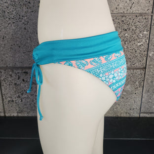 Loco Boutique Hawaiian Pattern Folded Over