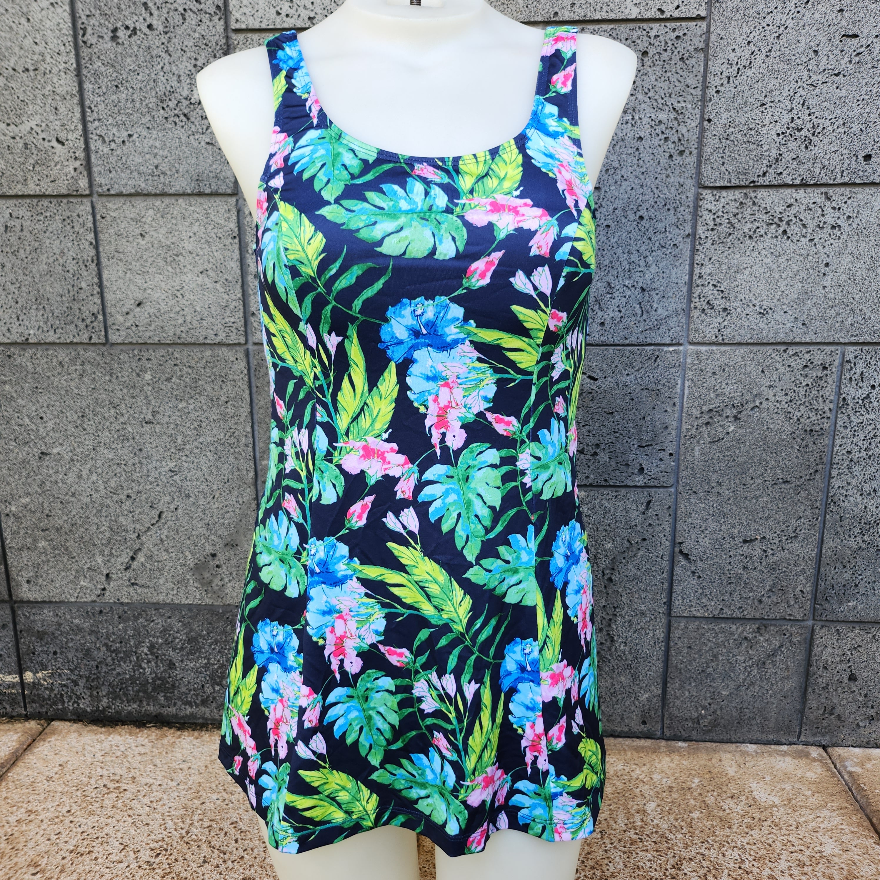 Vestido de baño con costura princesa en color agua de Loco Boutique