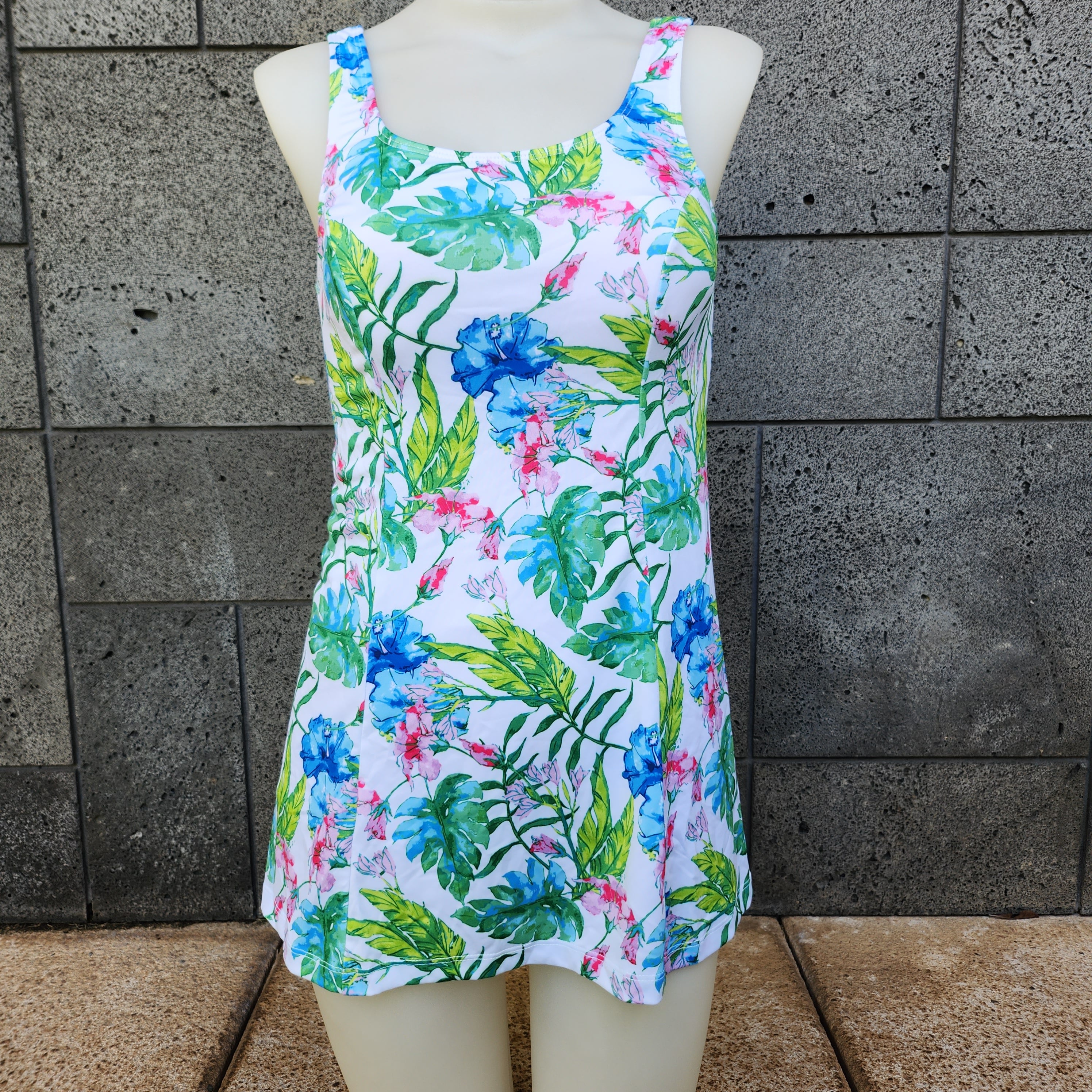 Vestido de baño con costura princesa en color agua de Loco Boutique