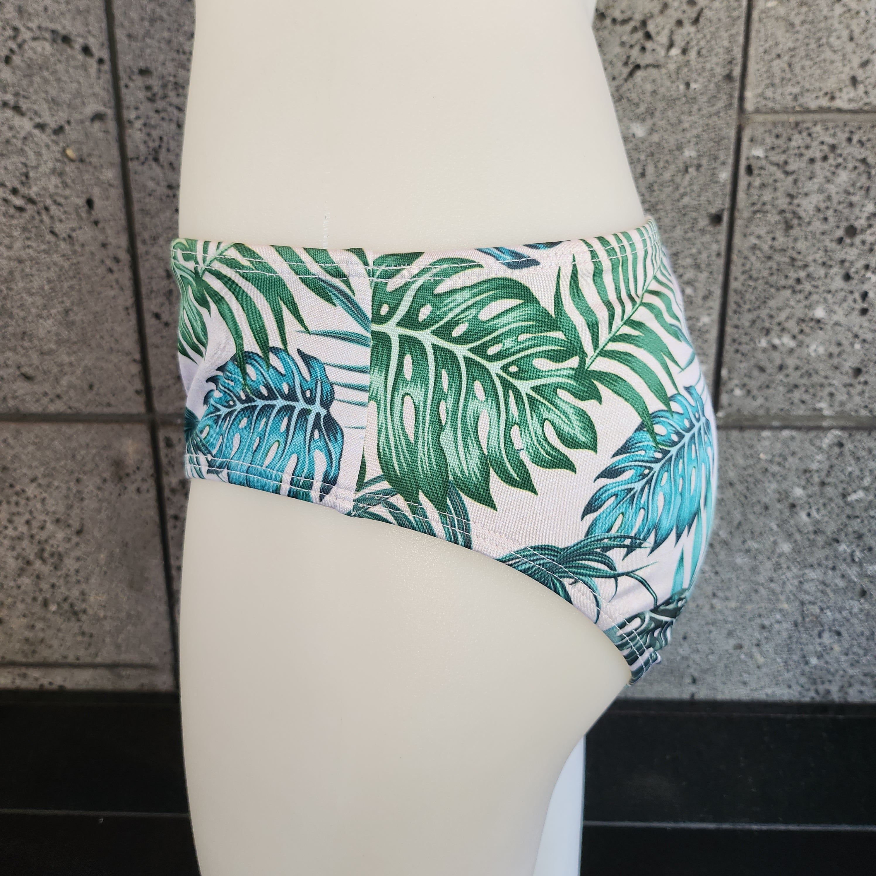Loco Boutique Palm Leaves 3-inch Sides