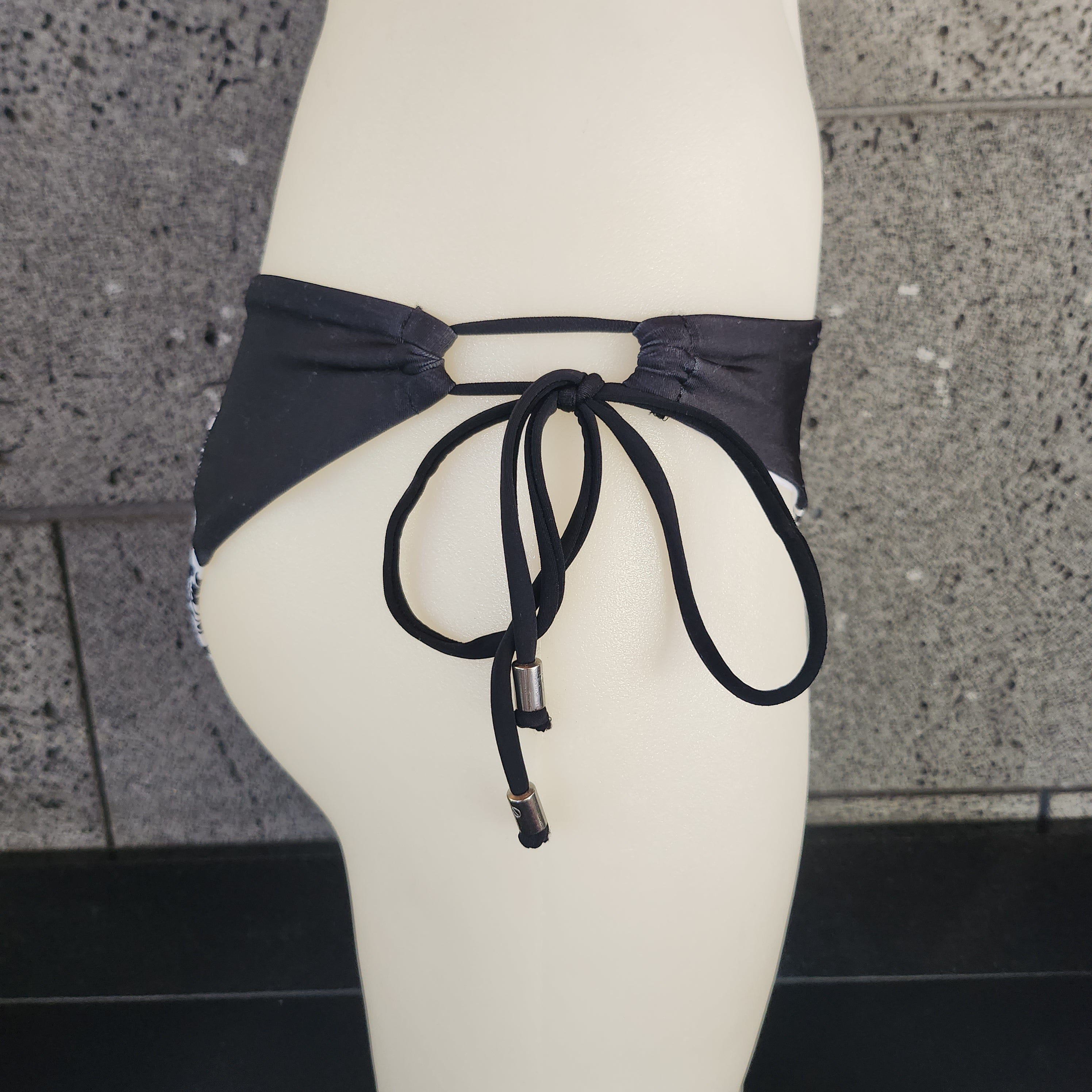 Loco Boutique Italian Damask Keyhole Gathered