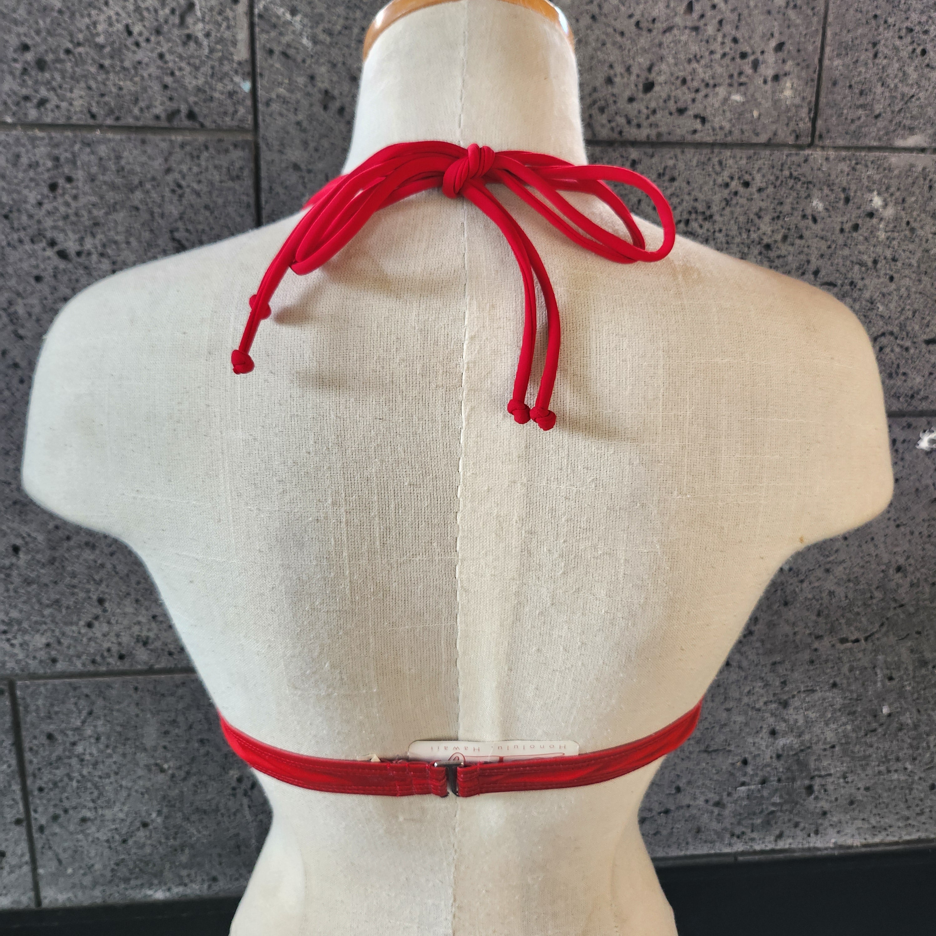 Sarah Keyhole Front Banded Chest