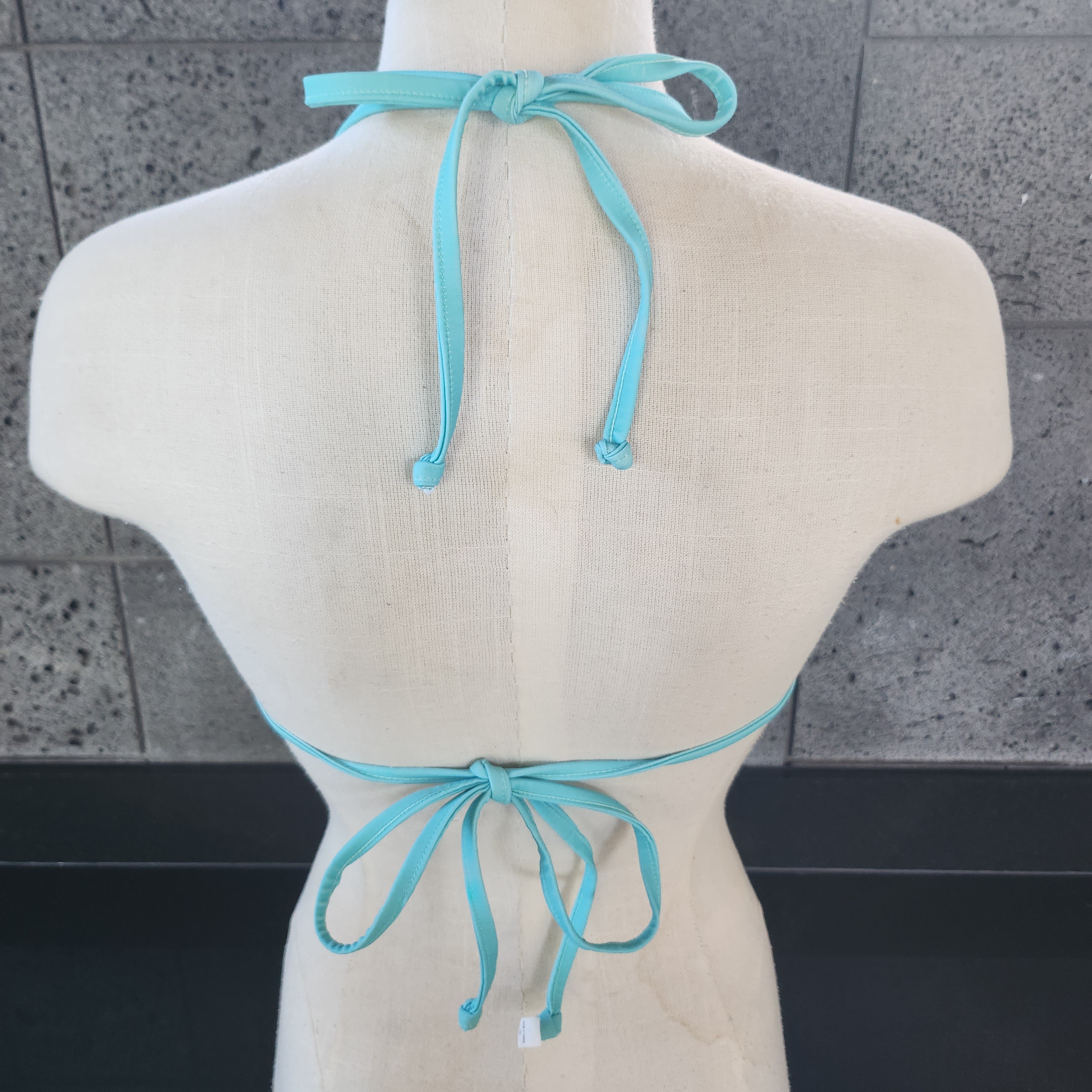 Loco Boutique Blank Keyhole Front Triangle - Loco Boutique