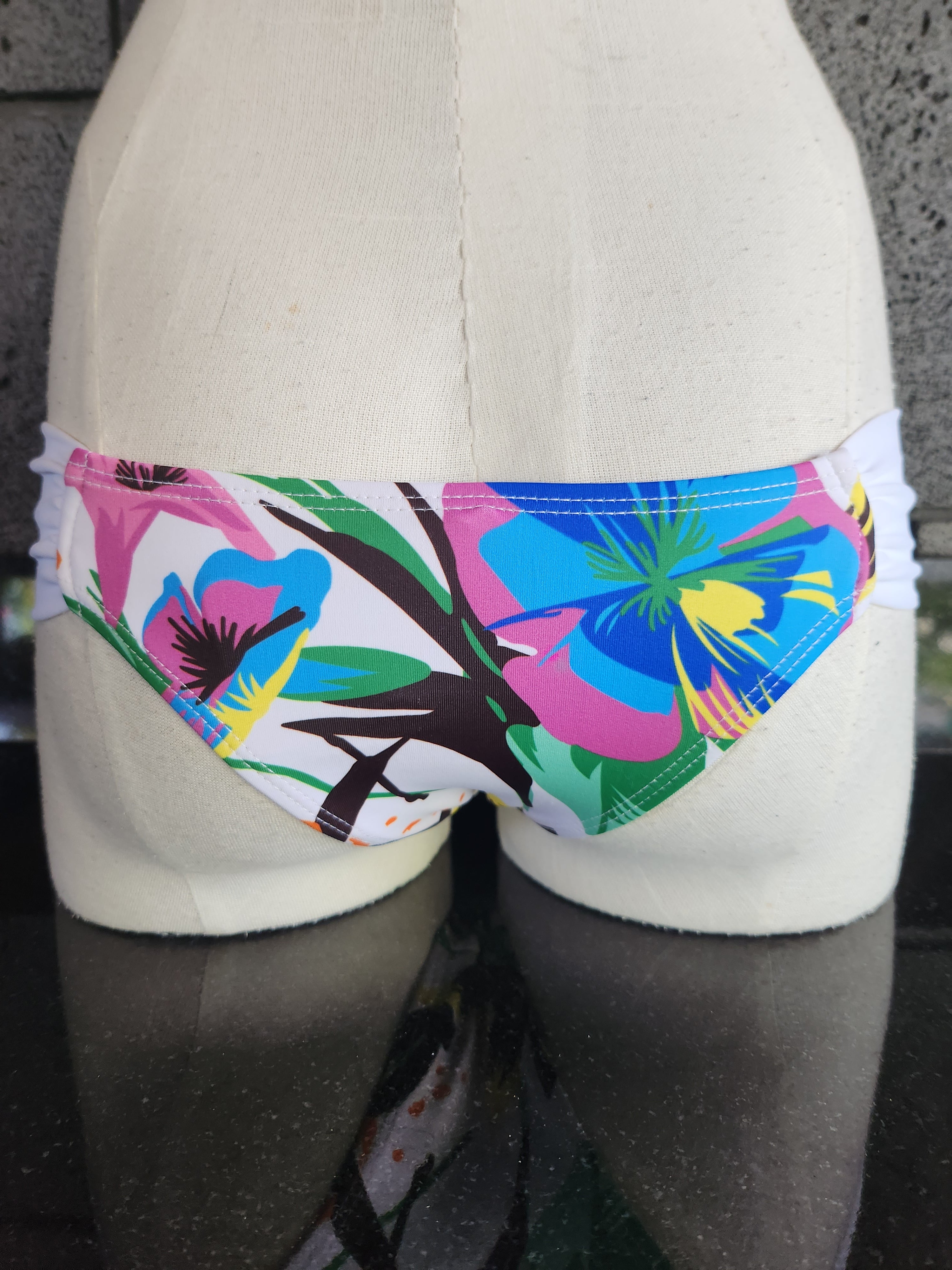 Loco Boutique Aloha Friday Bottom