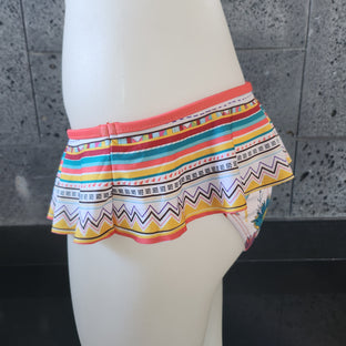 Parte inferior con falda de margaritas