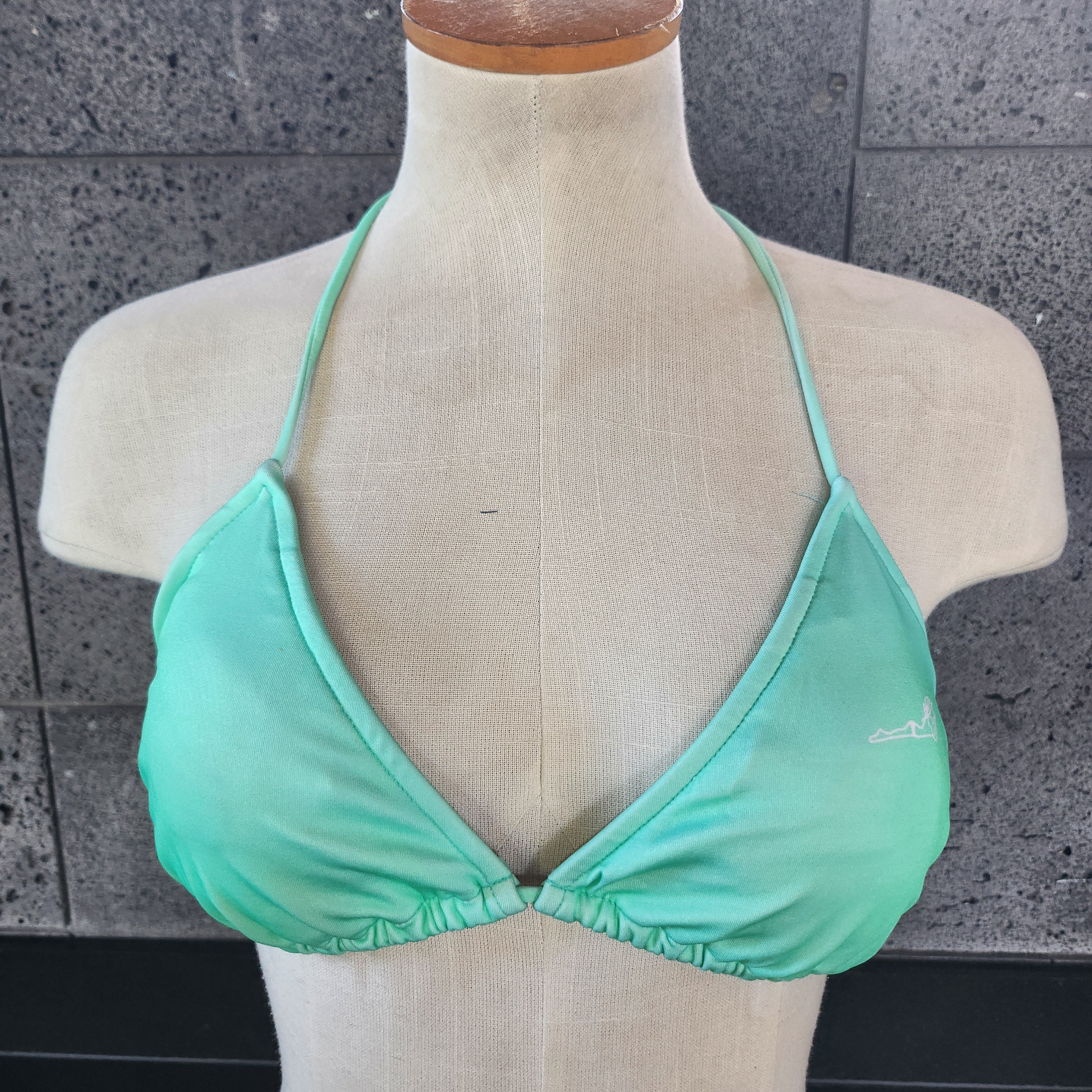 Loco Boutique Solid Logo Sliding Triangle