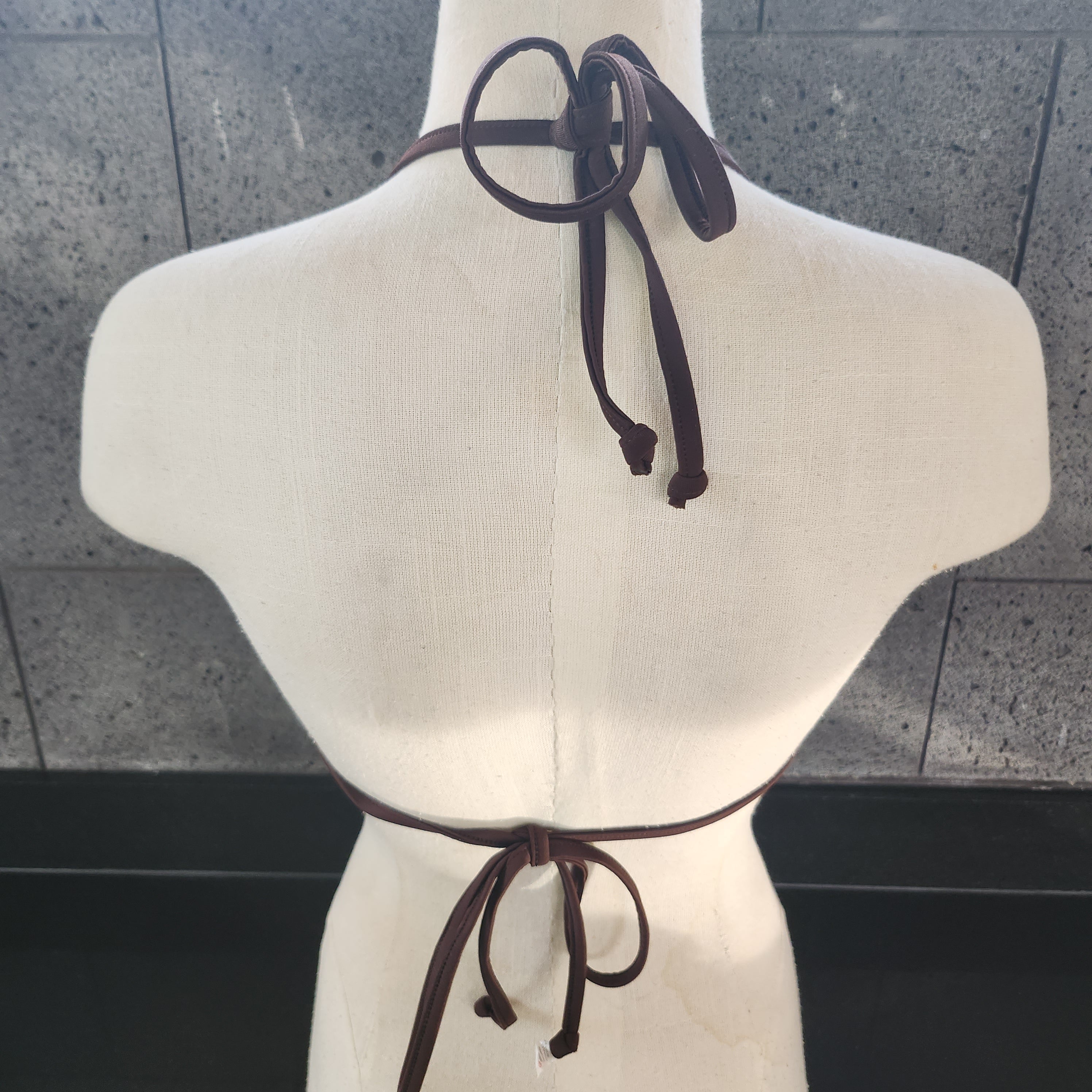 Blank Keyhole Front Triangle - Loco Boutique