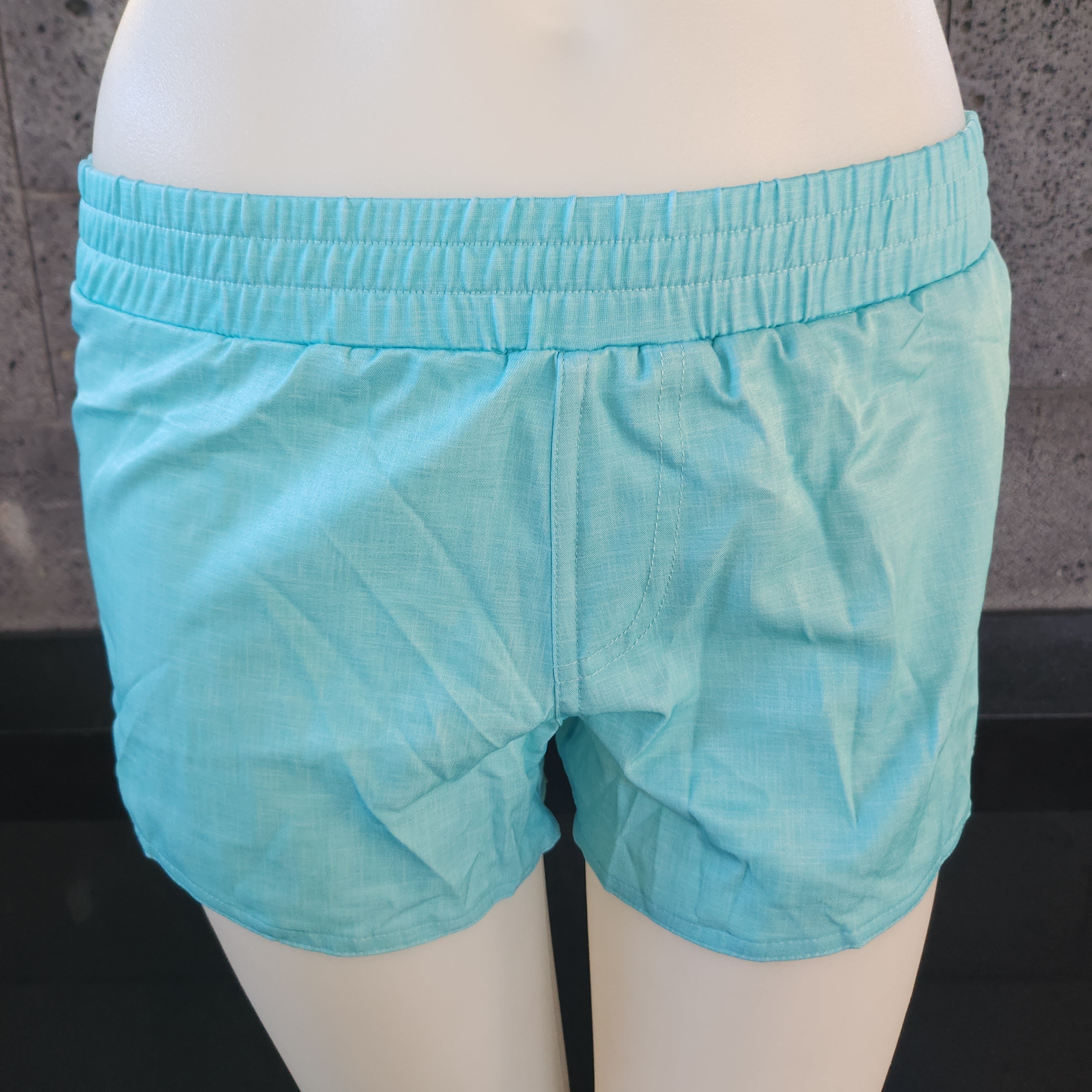 Bañador corto de lino con cintura elástica de Loco Boutique