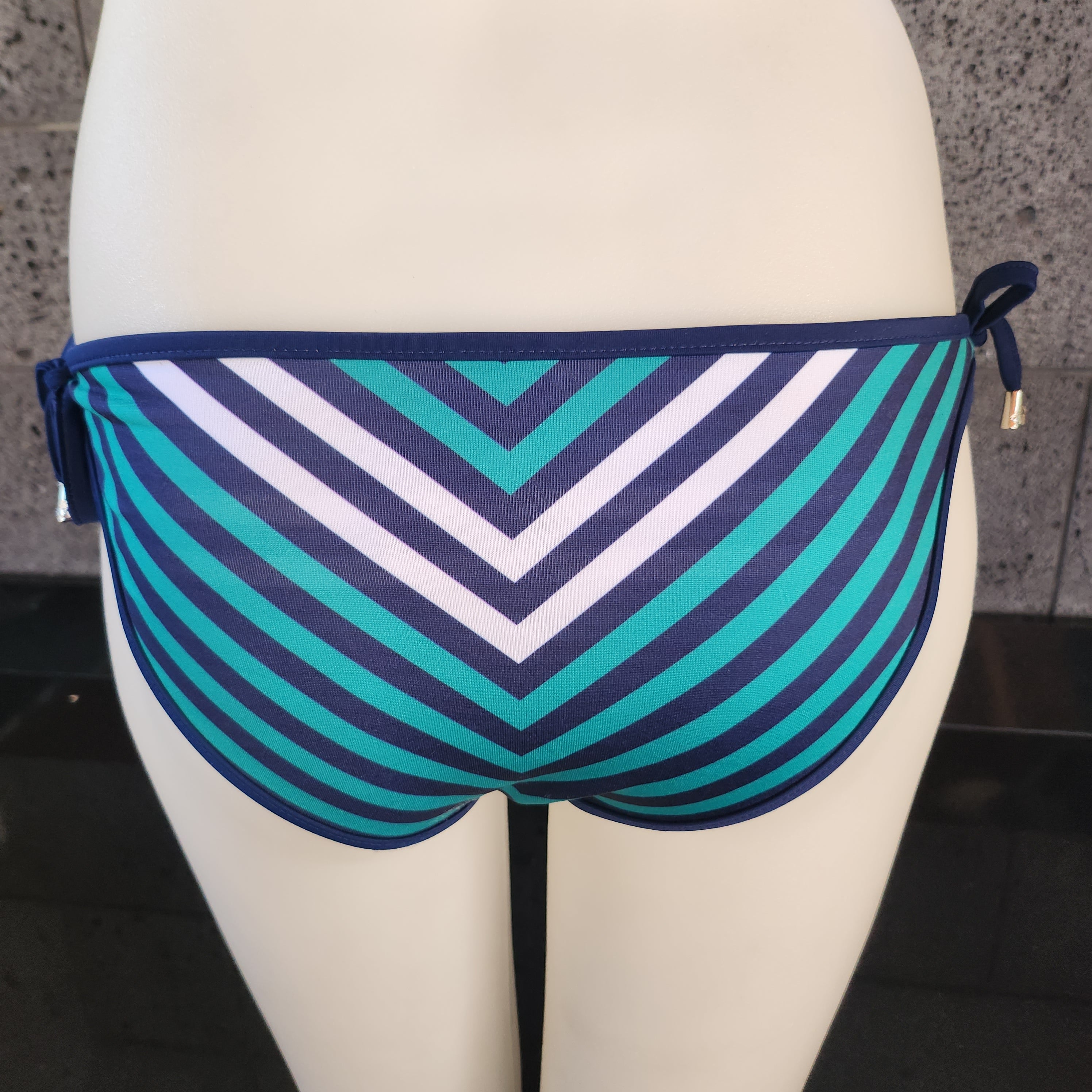 Loco Boutique Striped Chevron Reversible