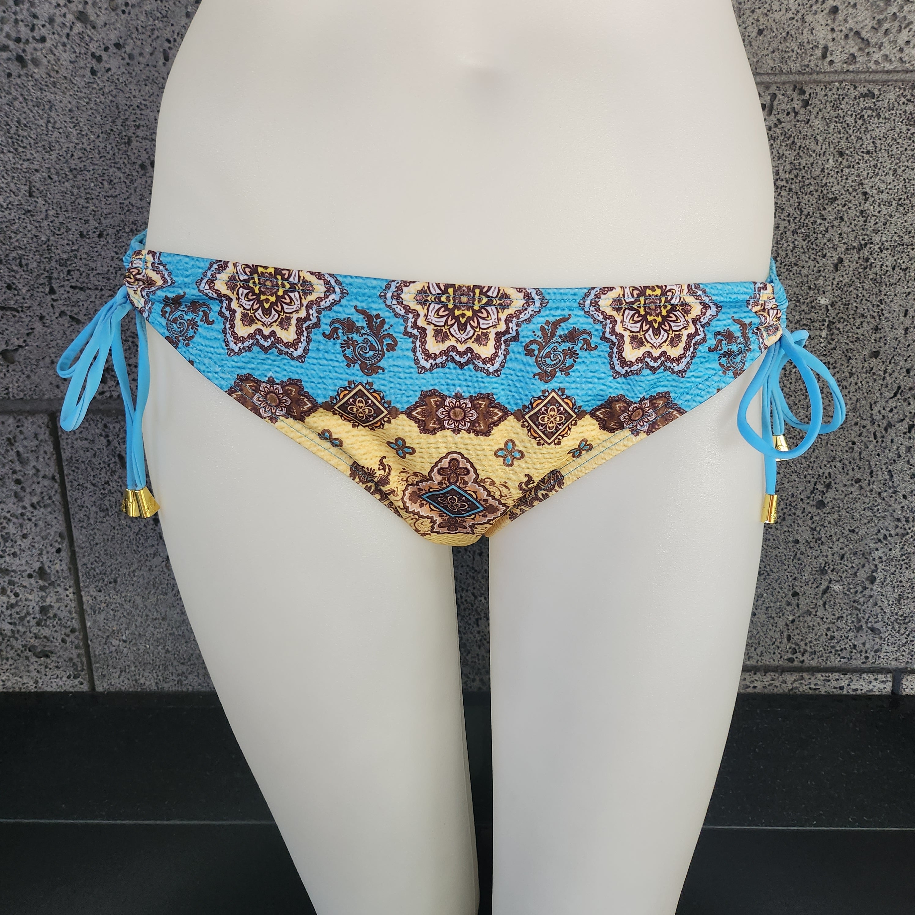 Loco Boutique Crest Keyhole Gathered