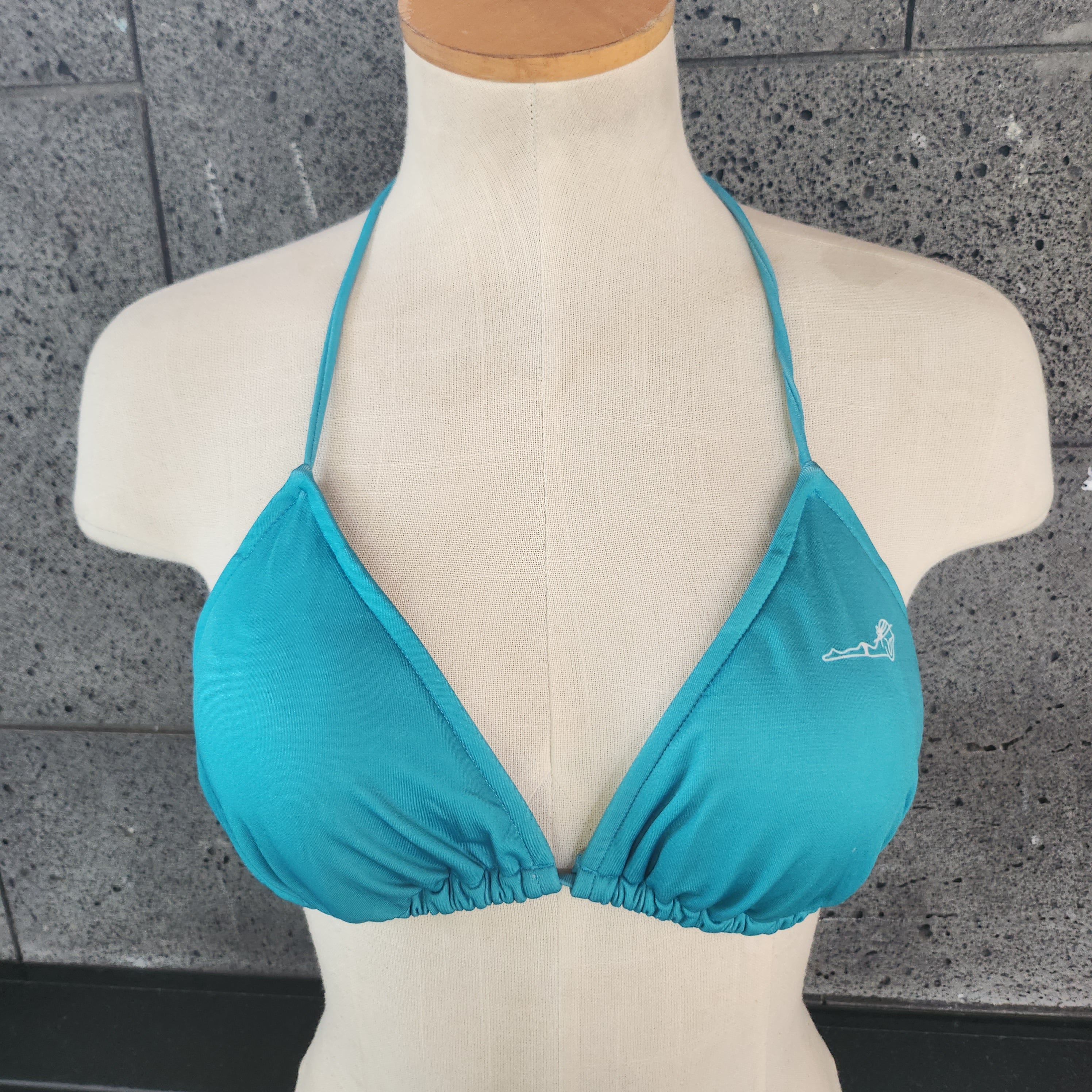 Loco Boutique Solid Logo Sliding Triangle