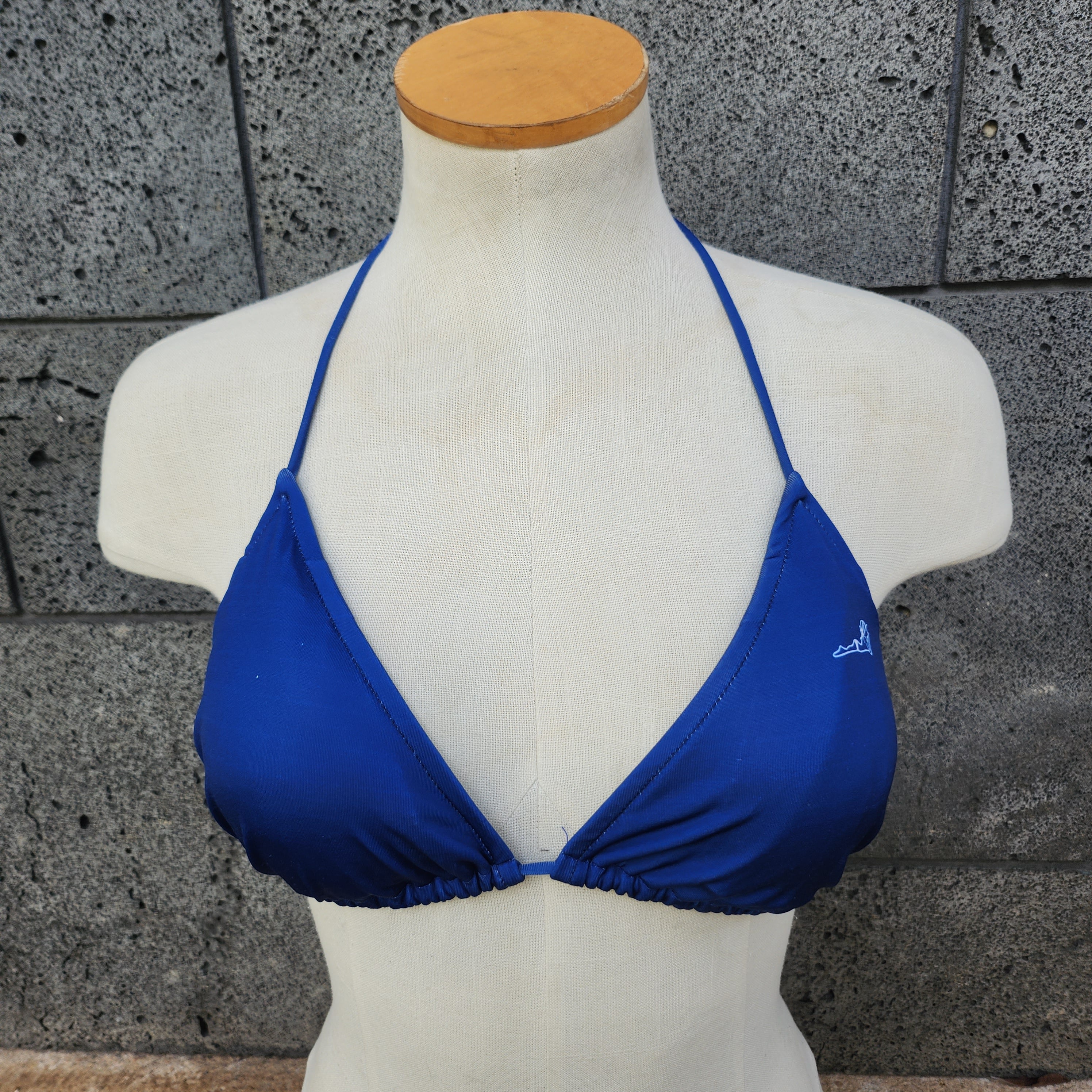 Loco Boutique Solid Logo Sliding Triangle